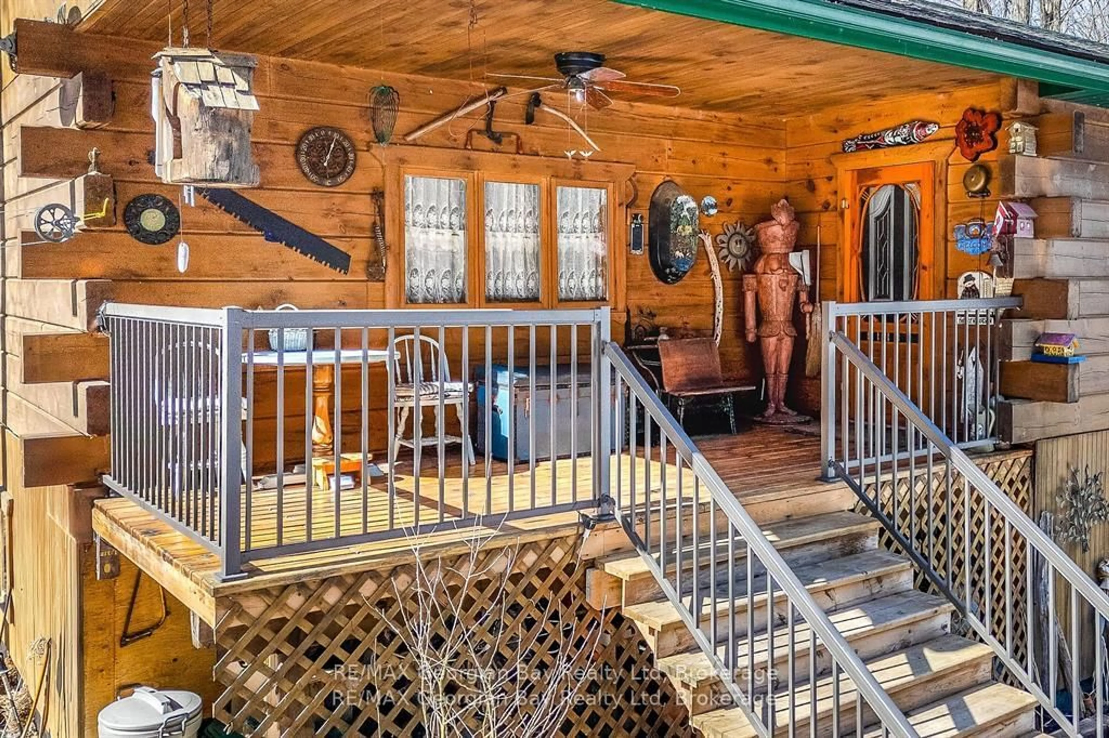 Indoor foyer for 280 Conc 6 West Rd, Tiny Ontario L0L 2J0