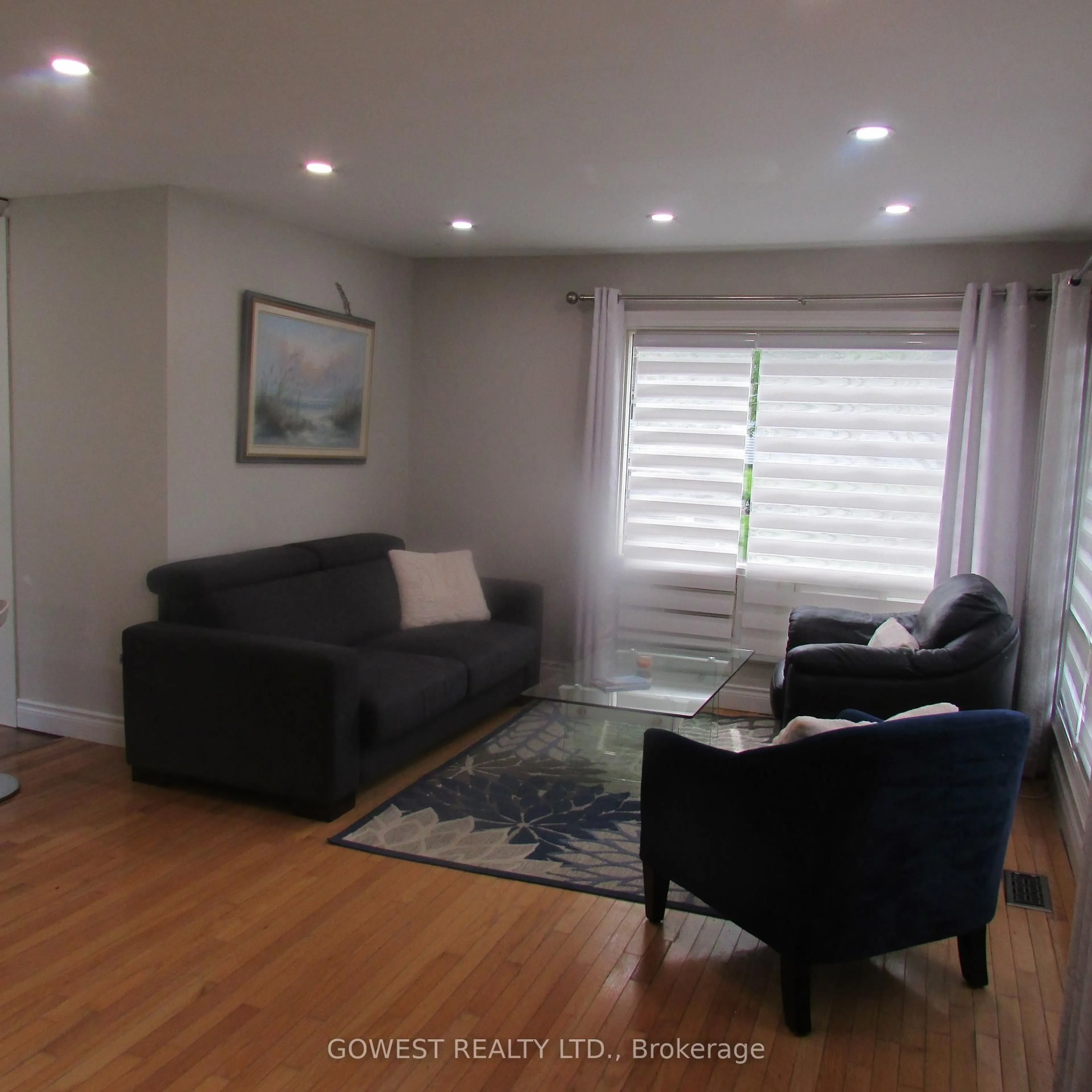 Living room with furniture, unknown for 137 First Ave, Tay Ontario L0K 1R0