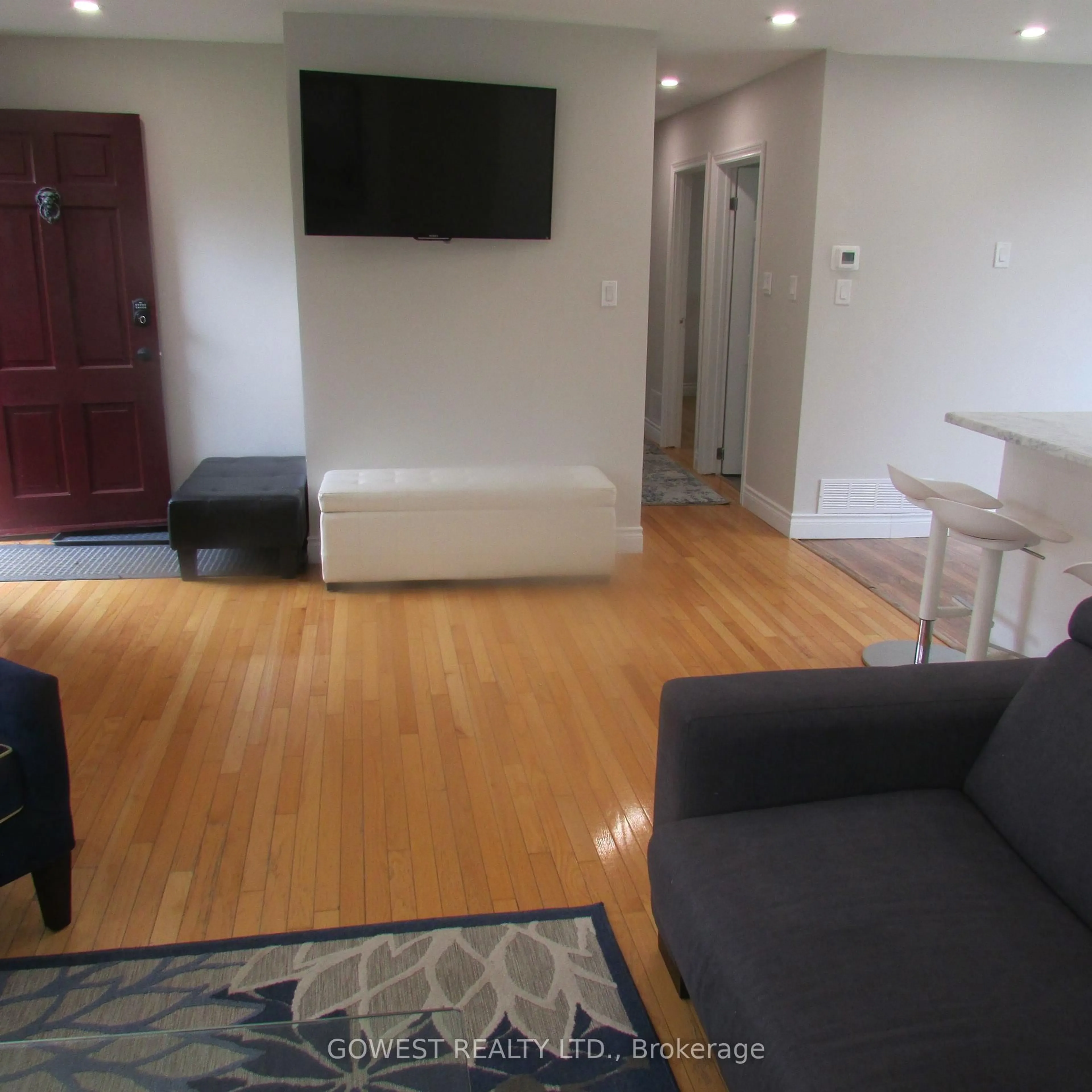 Living room with furniture, unknown for 137 First Ave, Tay Ontario L0K 1R0