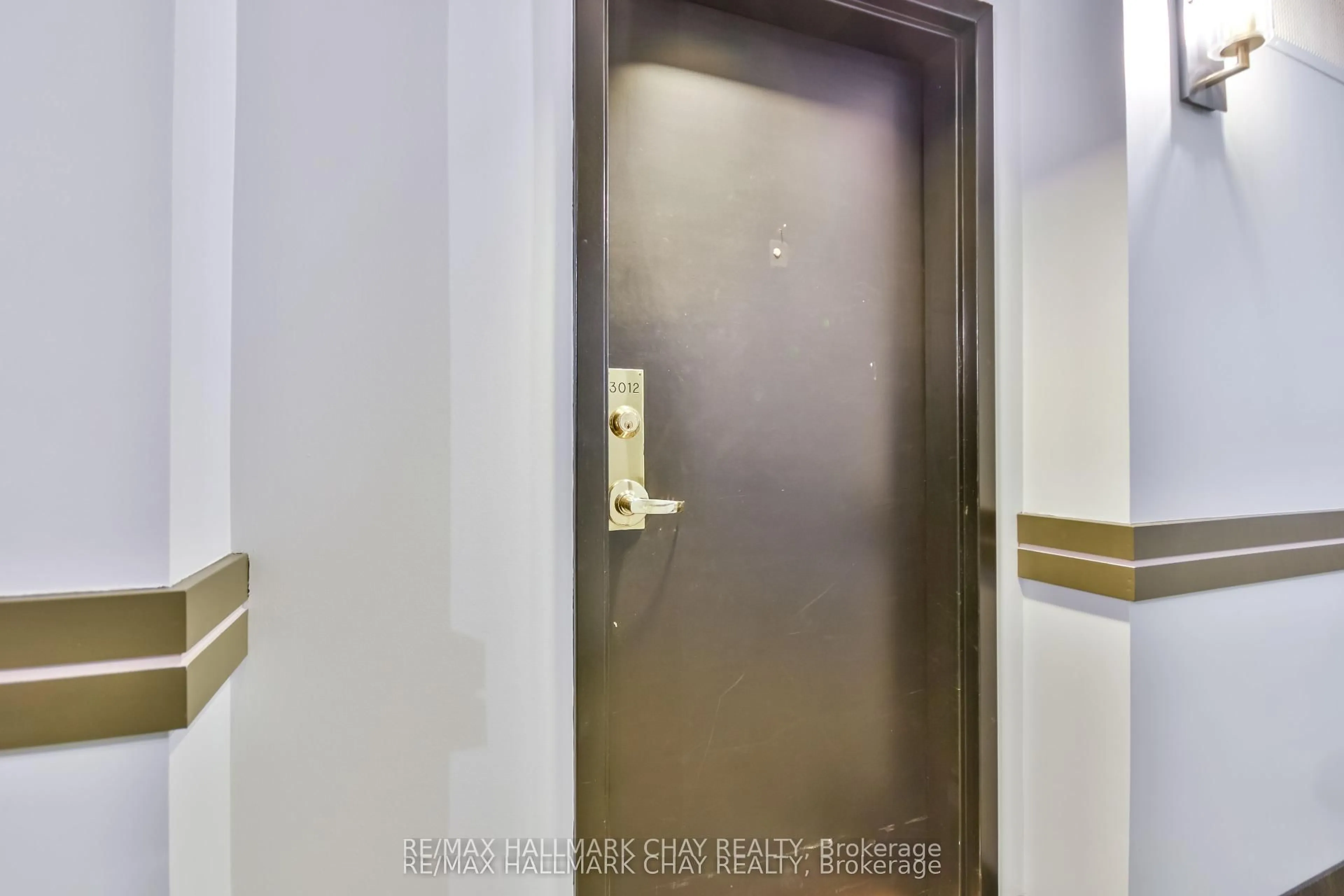 Indoor foyer for 750 Johnston Park Ave, Collingwood Ontario L9Y 5C7