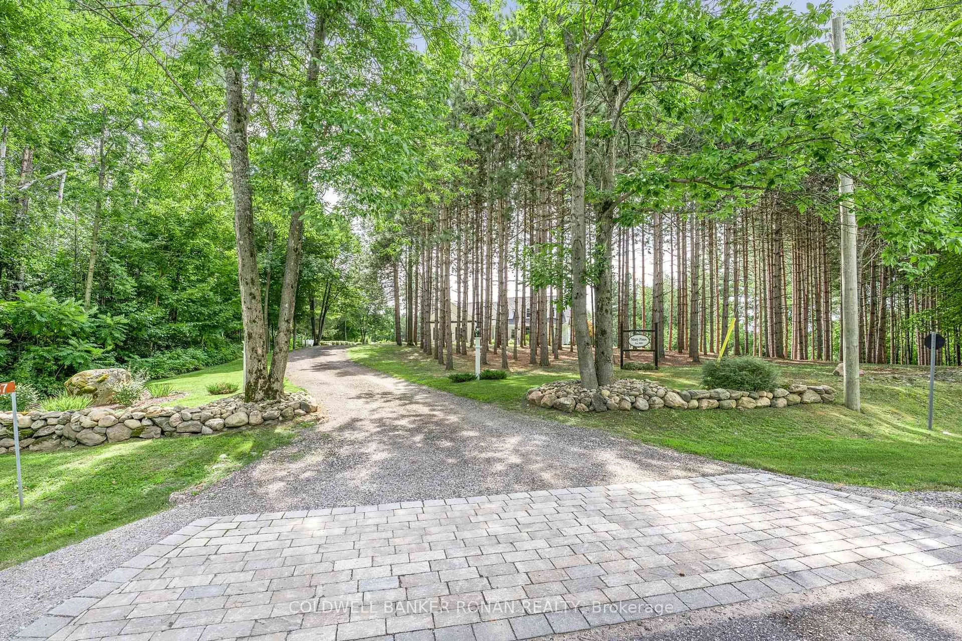 Patio, forest/trees view for 287 Dorion Rd, Tiny Ontario L9M 0M4