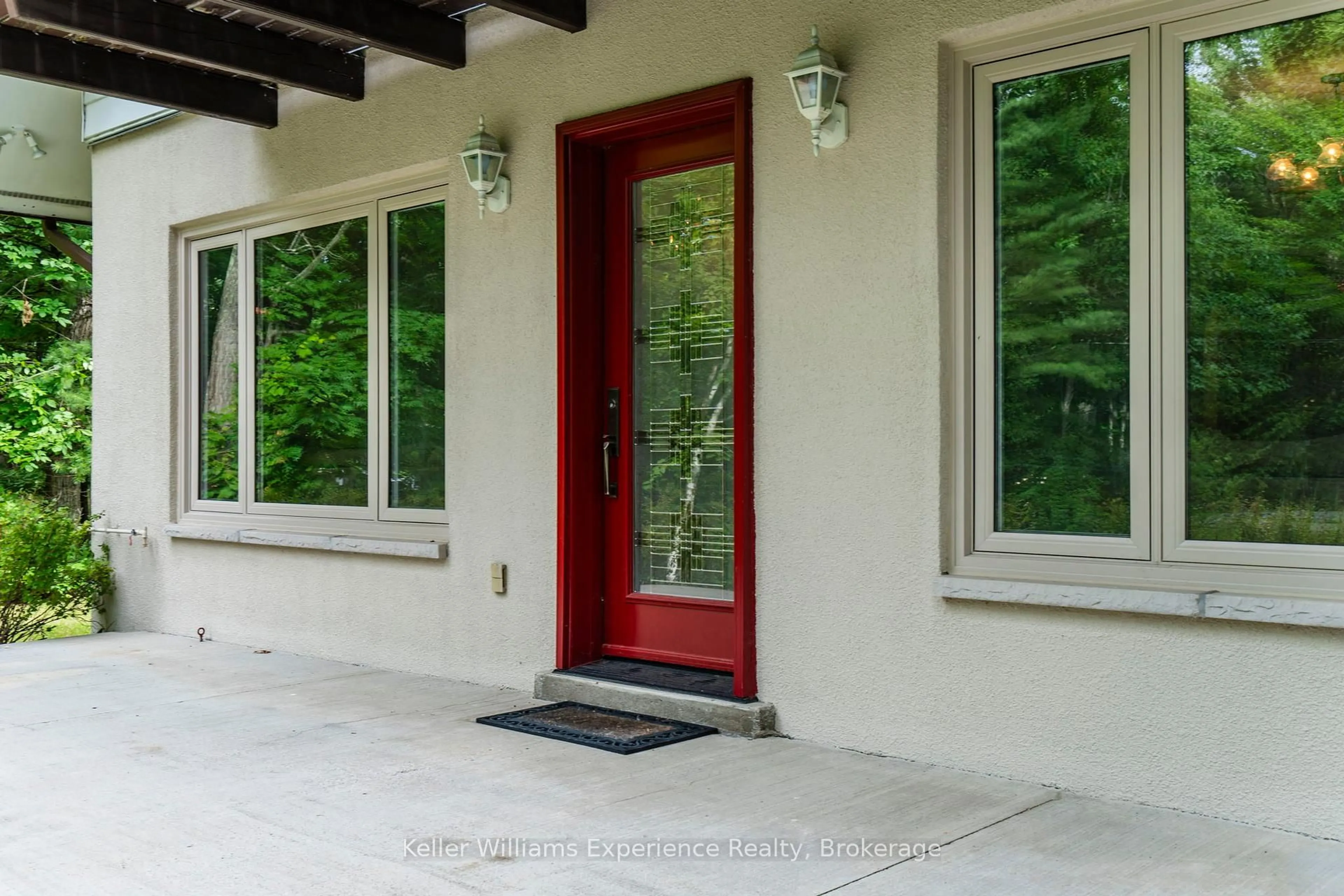 Indoor entryway for 9 Bourgeois Crt, Tiny Ontario L9M 0H3