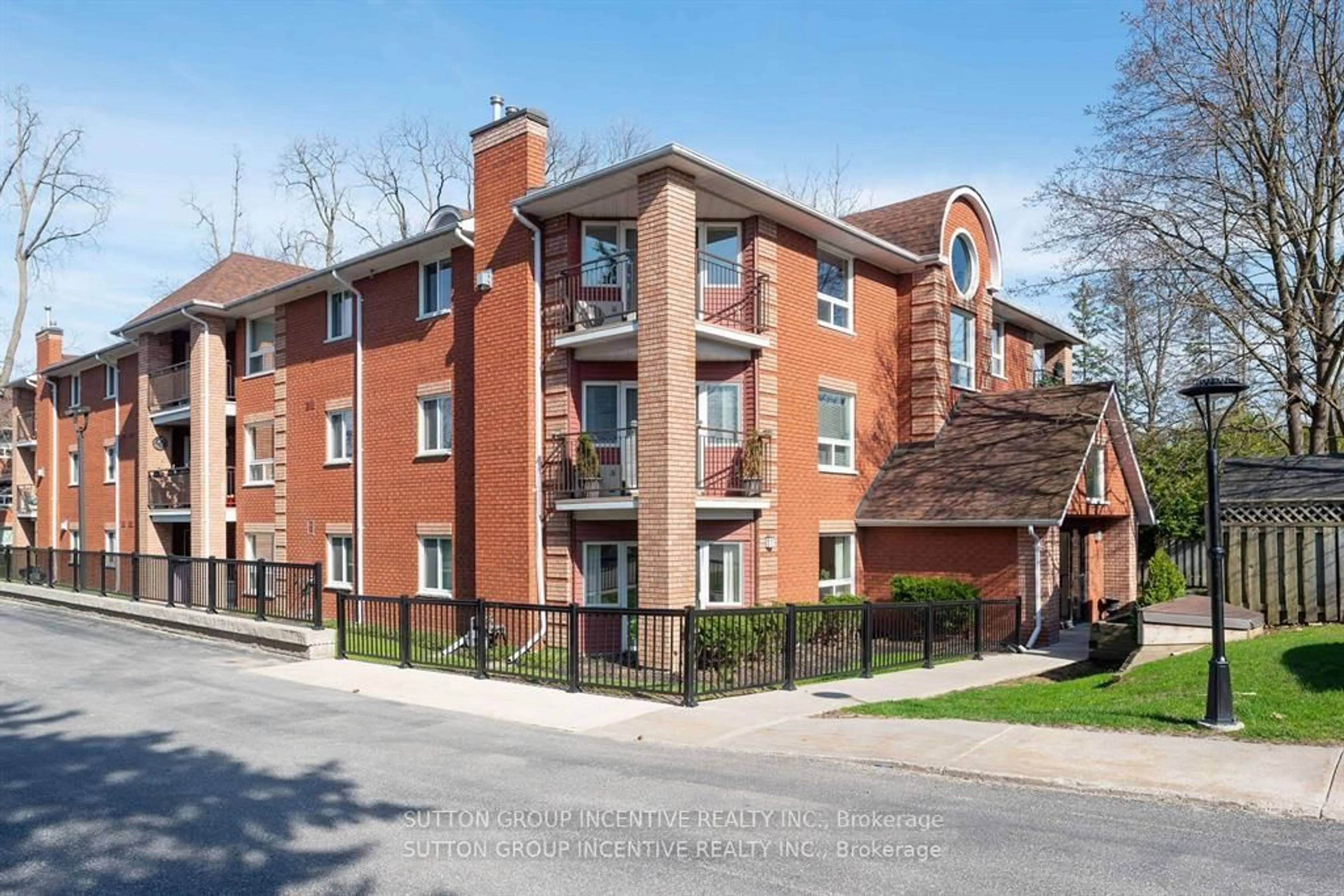 Home with brick exterior material, street for 131 Clapperton St #305, Barrie Ontario L4M 3G3