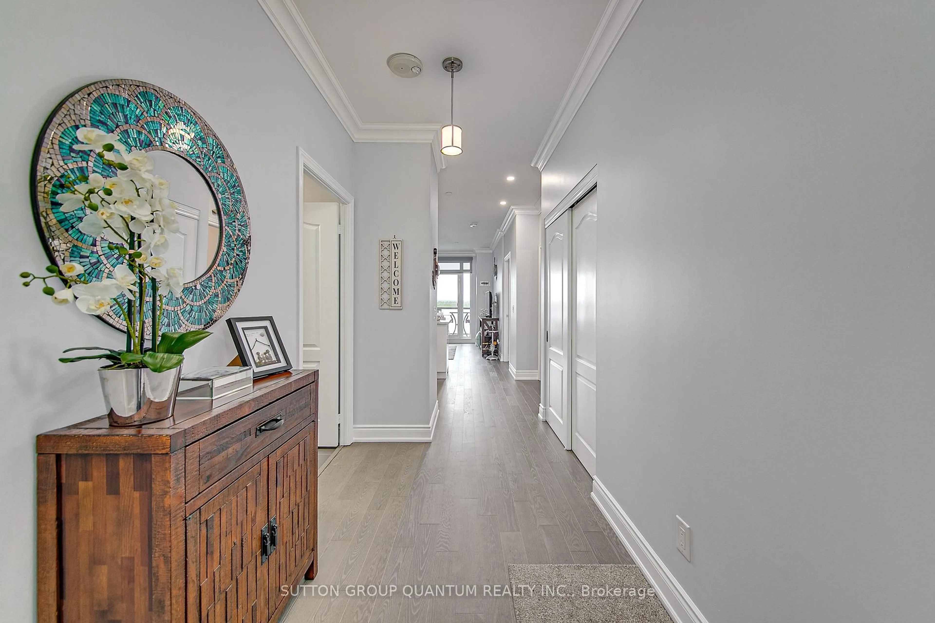 Indoor entryway for 90 Orchard Point Rd #301, Orillia Ontario L3V 8K4