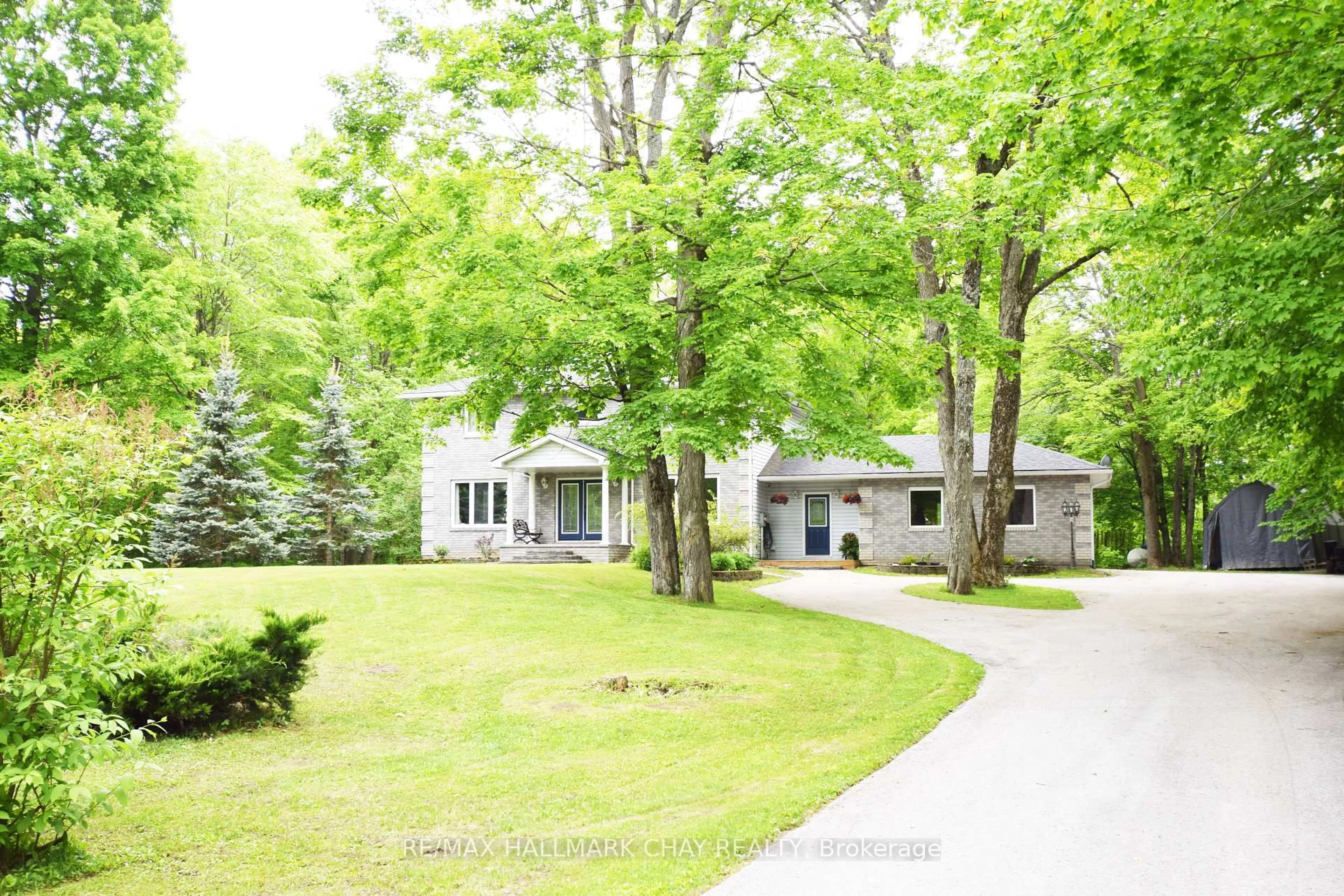 A pic from outside/outdoor area/front of a property/back of a property/a pic from drone, unknown for 5810 Lowanda Lane, Ramara Ontario L0K 1W0