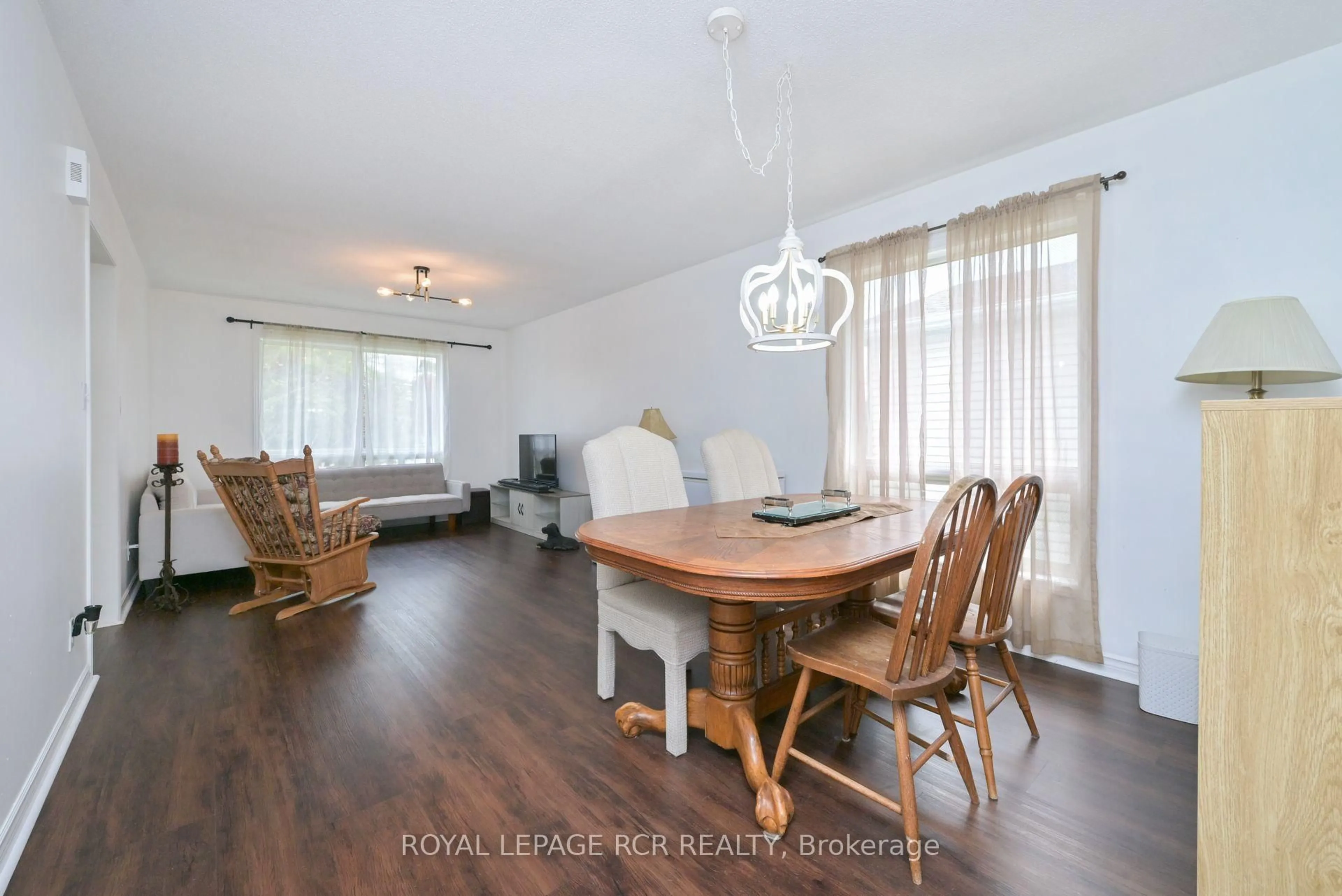 Dining room, wood/laminate floor for 30 Dyer Dr, Wasaga Beach Ontario L9Z 1E2