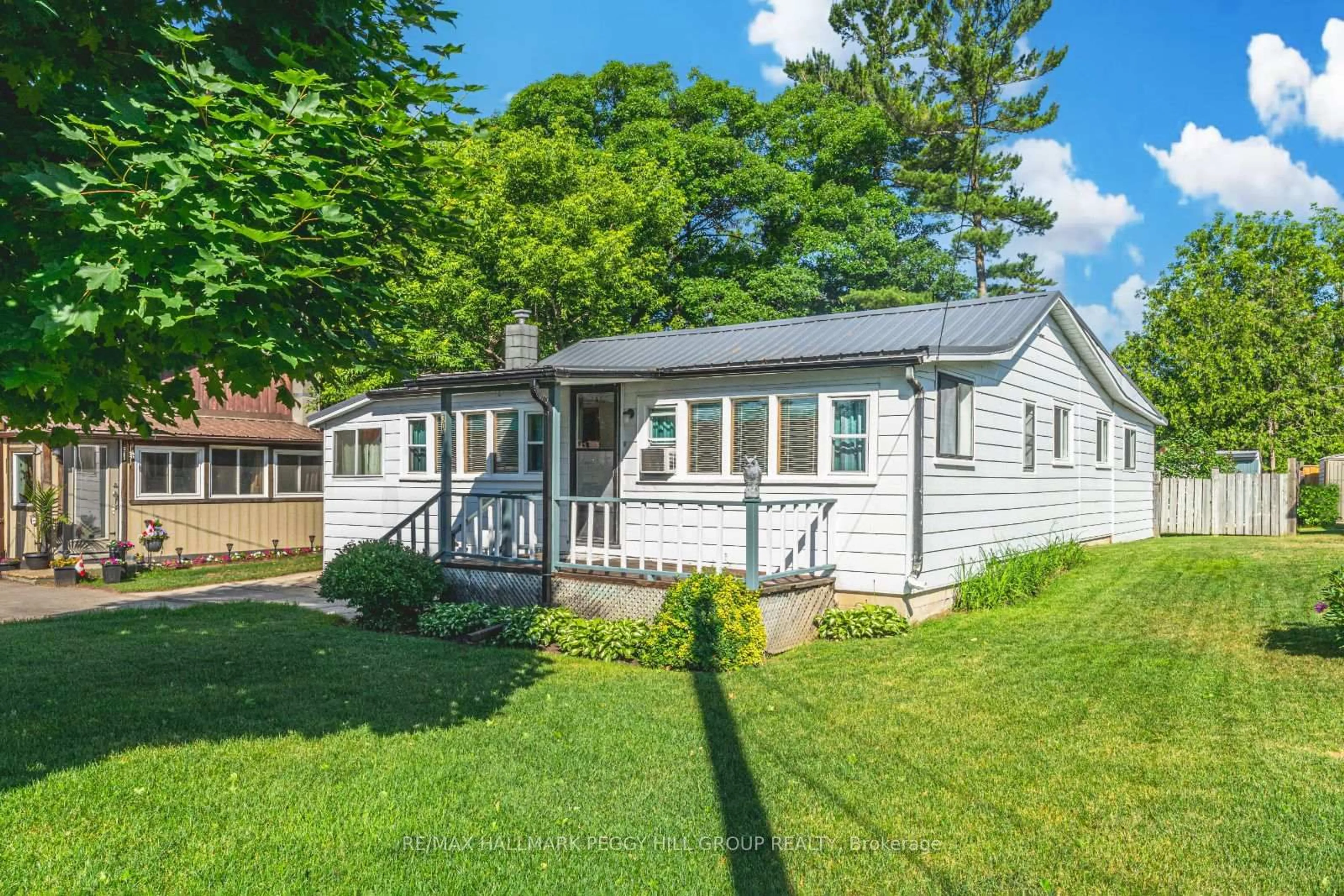 A pic from outside/outdoor area/front of a property/back of a property/a pic from drone, water/lake/river/ocean view for 304 Old Mosley St, Wasaga Beach Ontario L9Z 2J8