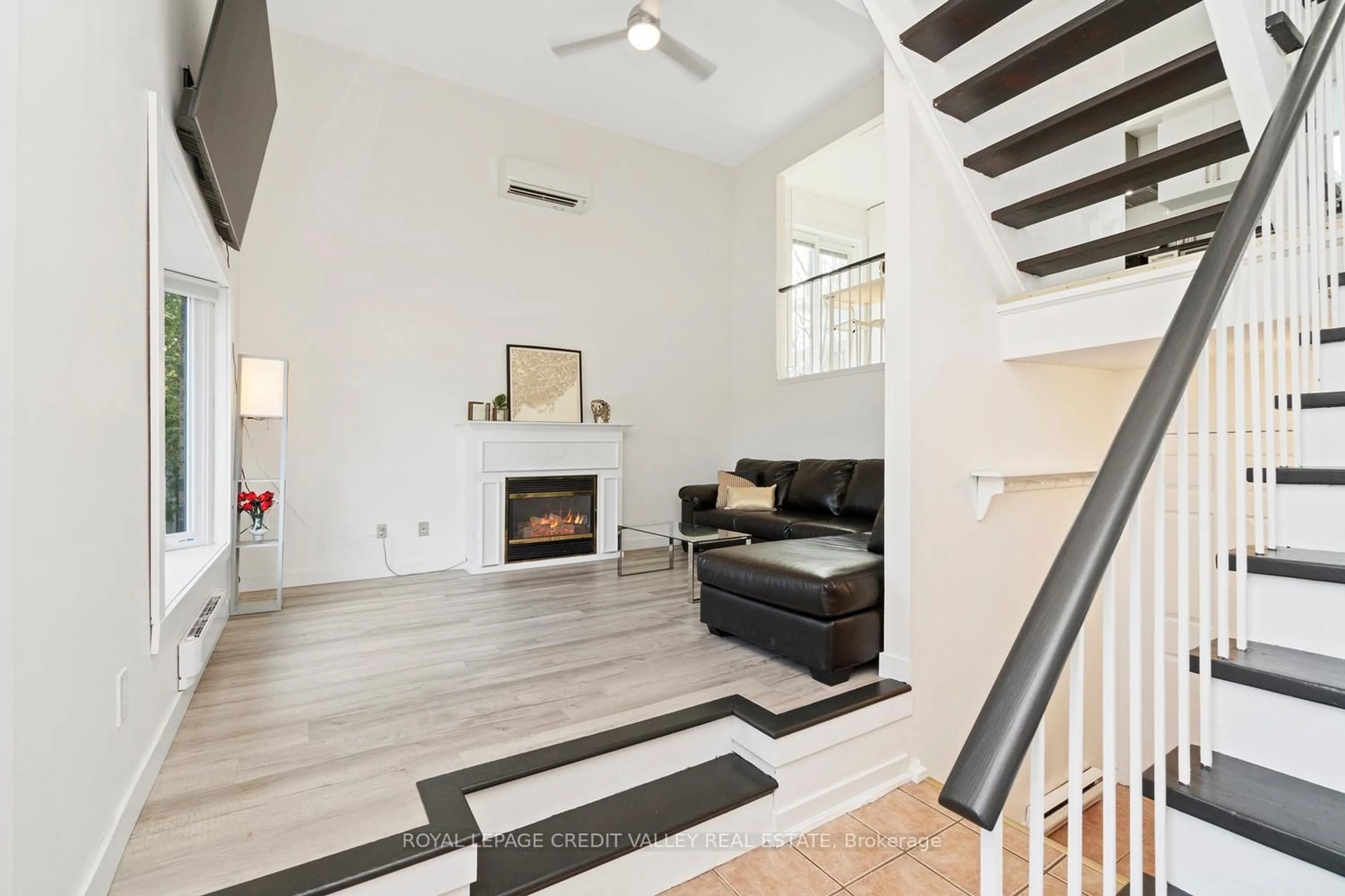 Living room with furniture, unknown for 13 Kinzie Lane, Barrie Ontario L4M 6A2