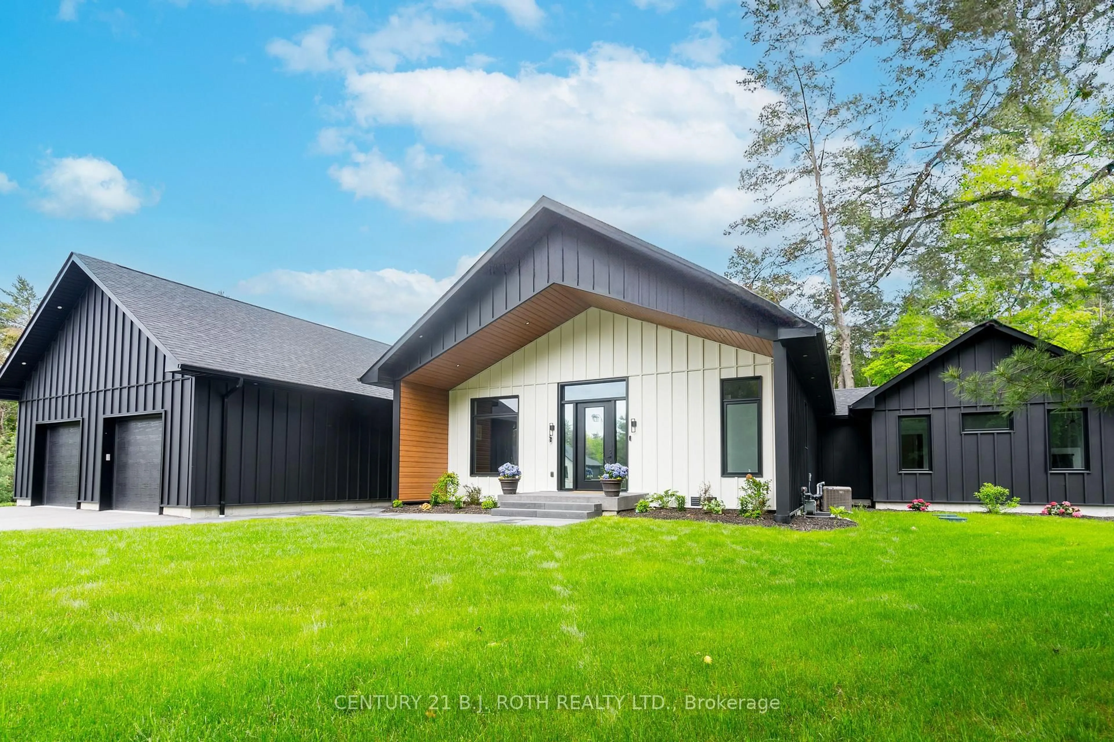 Home with vinyl exterior material, unknown for 31 Marni Lane, Springwater Ontario L0L 2K0