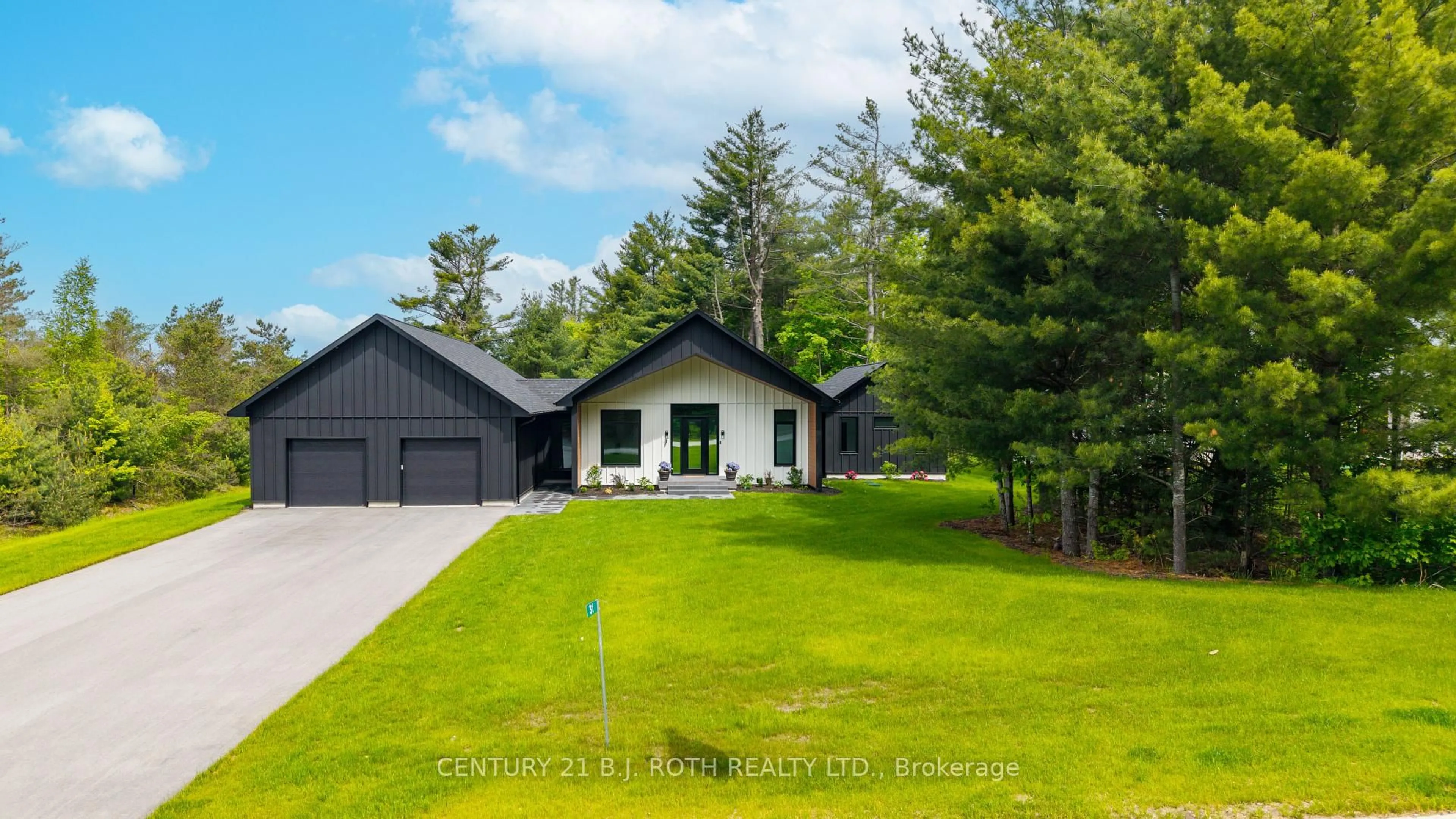 A pic from outside/outdoor area/front of a property/back of a property/a pic from drone, unknown for 31 Marni Lane, Springwater Ontario L0L 2K0