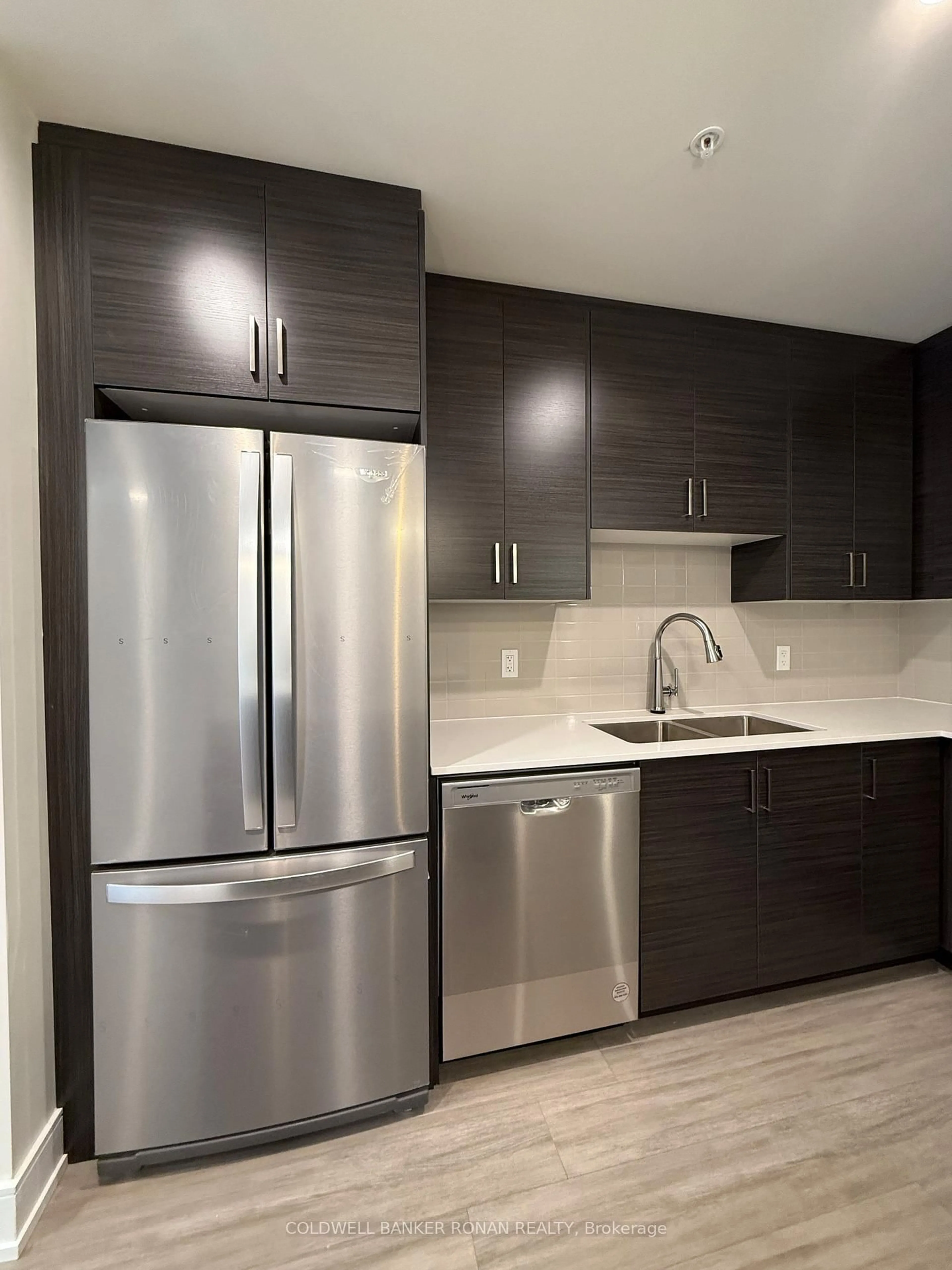 Standard kitchen, unknown for 121 Mary St #209, Clearview Ontario L0M 1G0