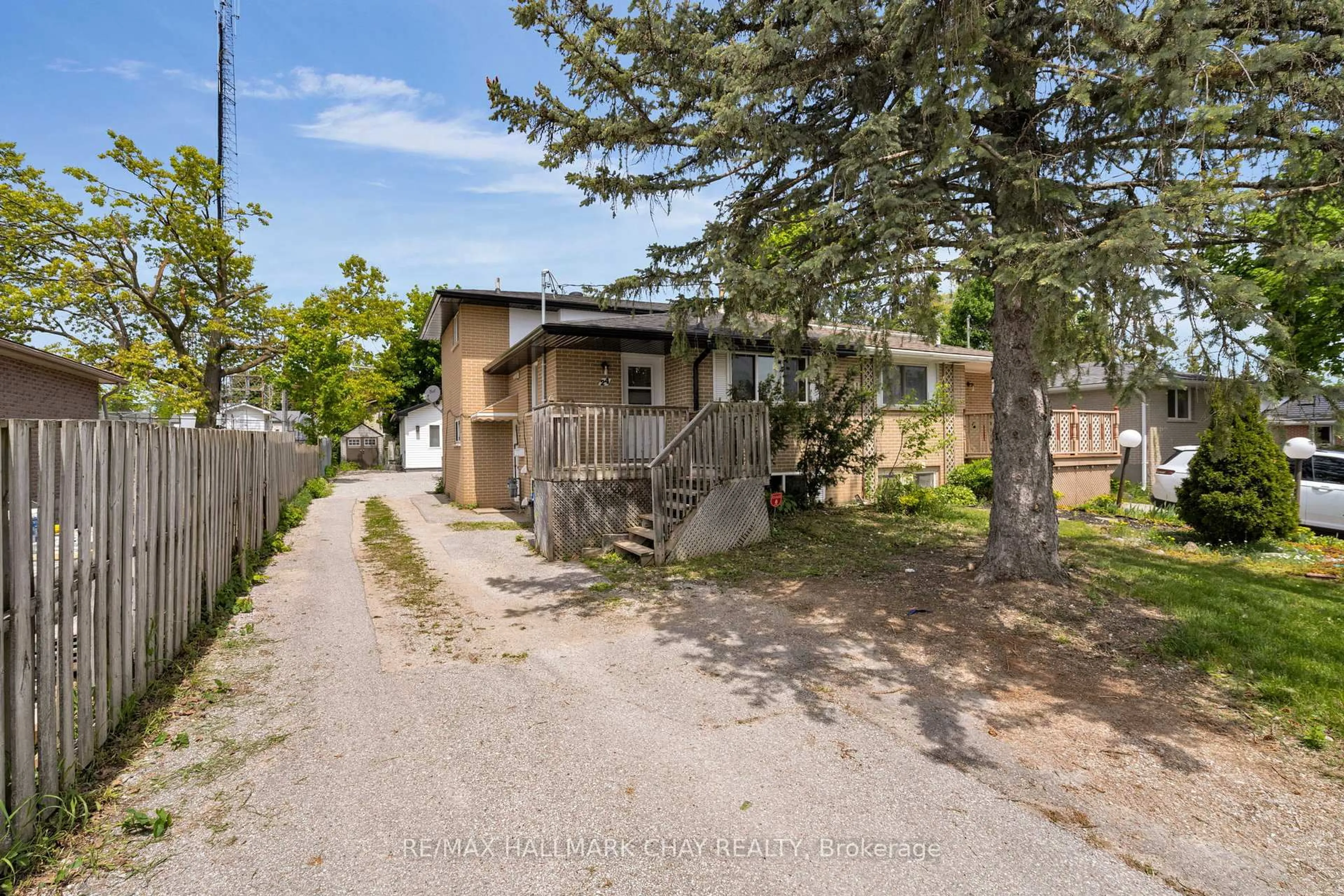 A pic from outside/outdoor area/front of a property/back of a property/a pic from drone, street for 24 CHARLBROOK Ave #1, 2, 3, Barrie Ontario L4M 2Y4