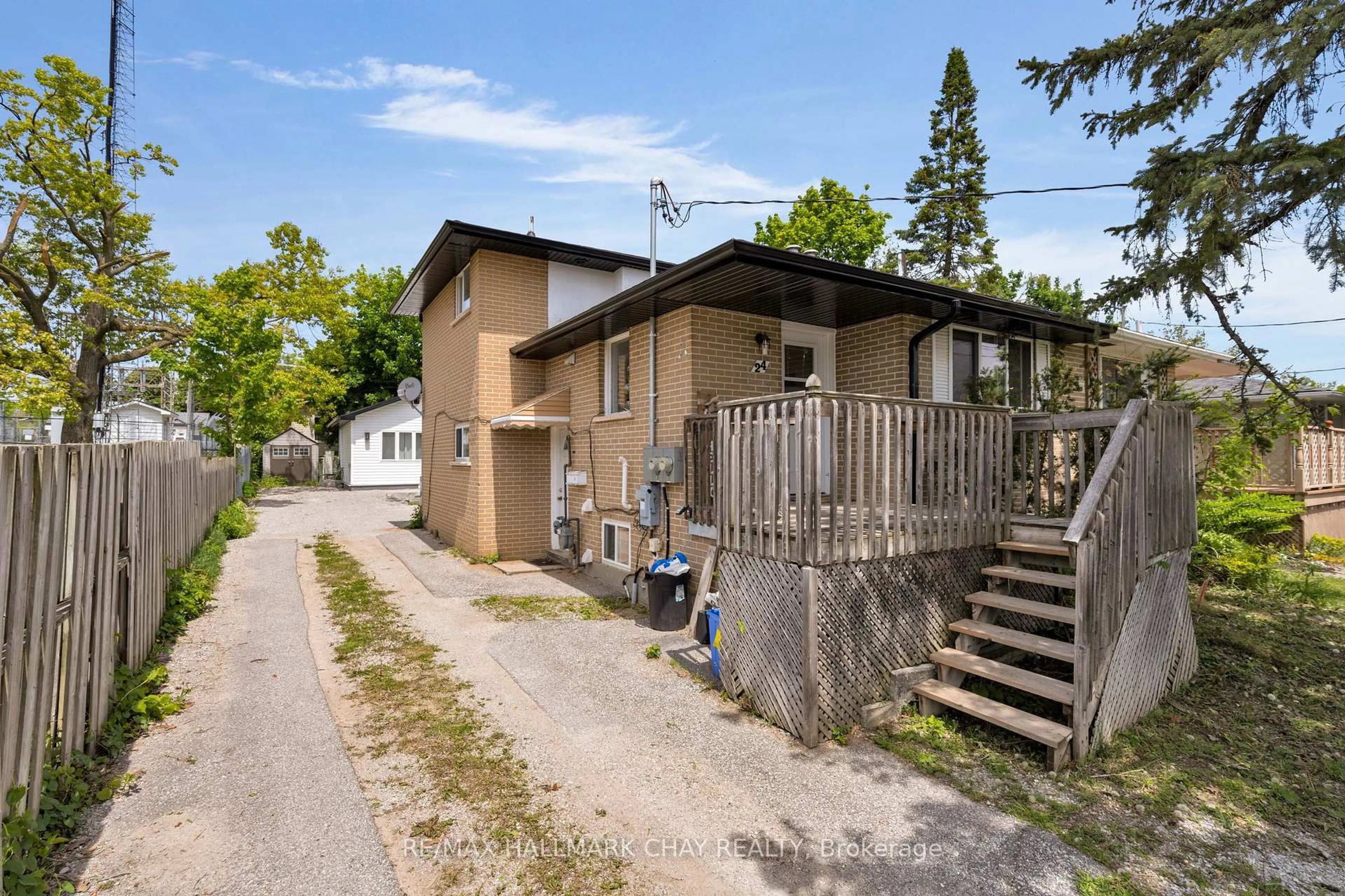 A pic from outside/outdoor area/front of a property/back of a property/a pic from drone, street for 24 CHARLBROOK Ave #1, 2, 3, Barrie Ontario L4M 2Y4
