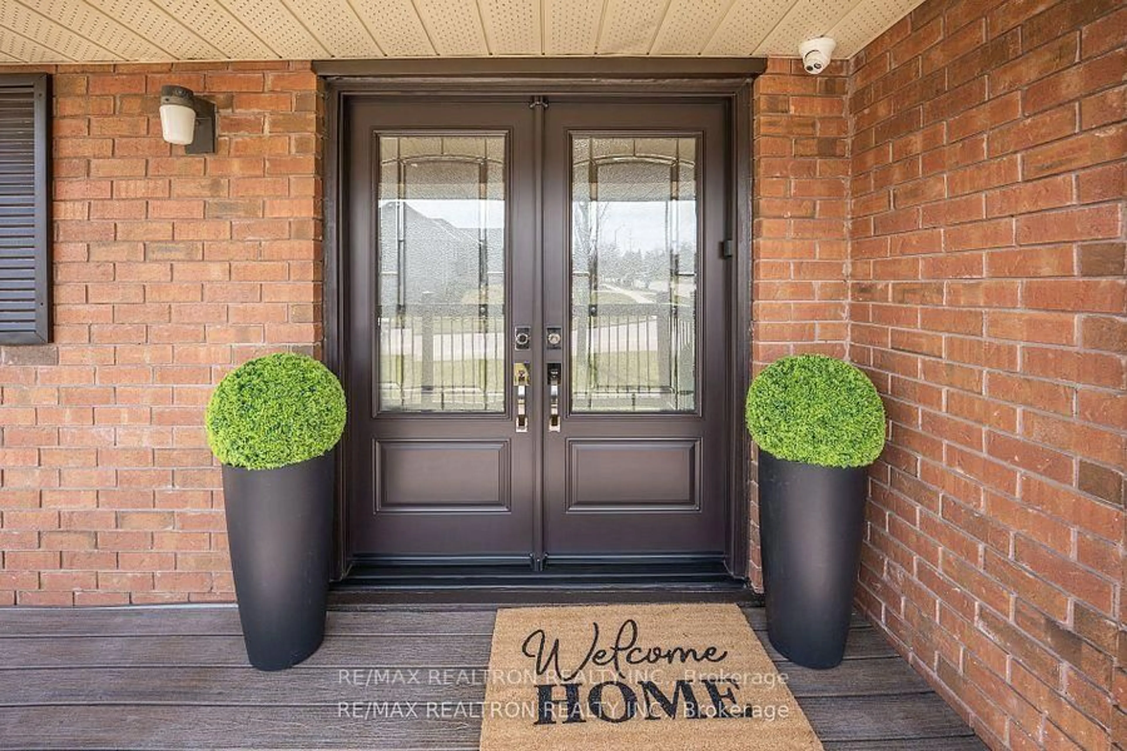 Indoor entryway for 21 Firman Dr, Barrie Ontario L4N 6T6