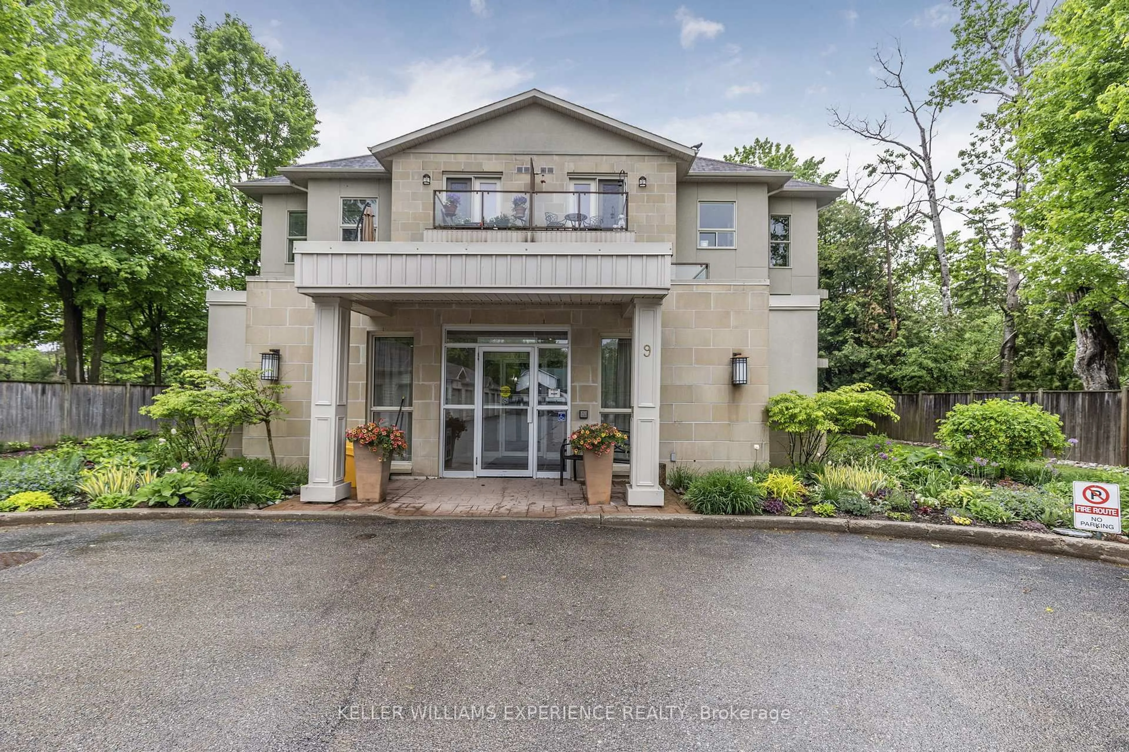 Unknown for 9 Westmount Dr, Orillia Ontario L3V 6C8