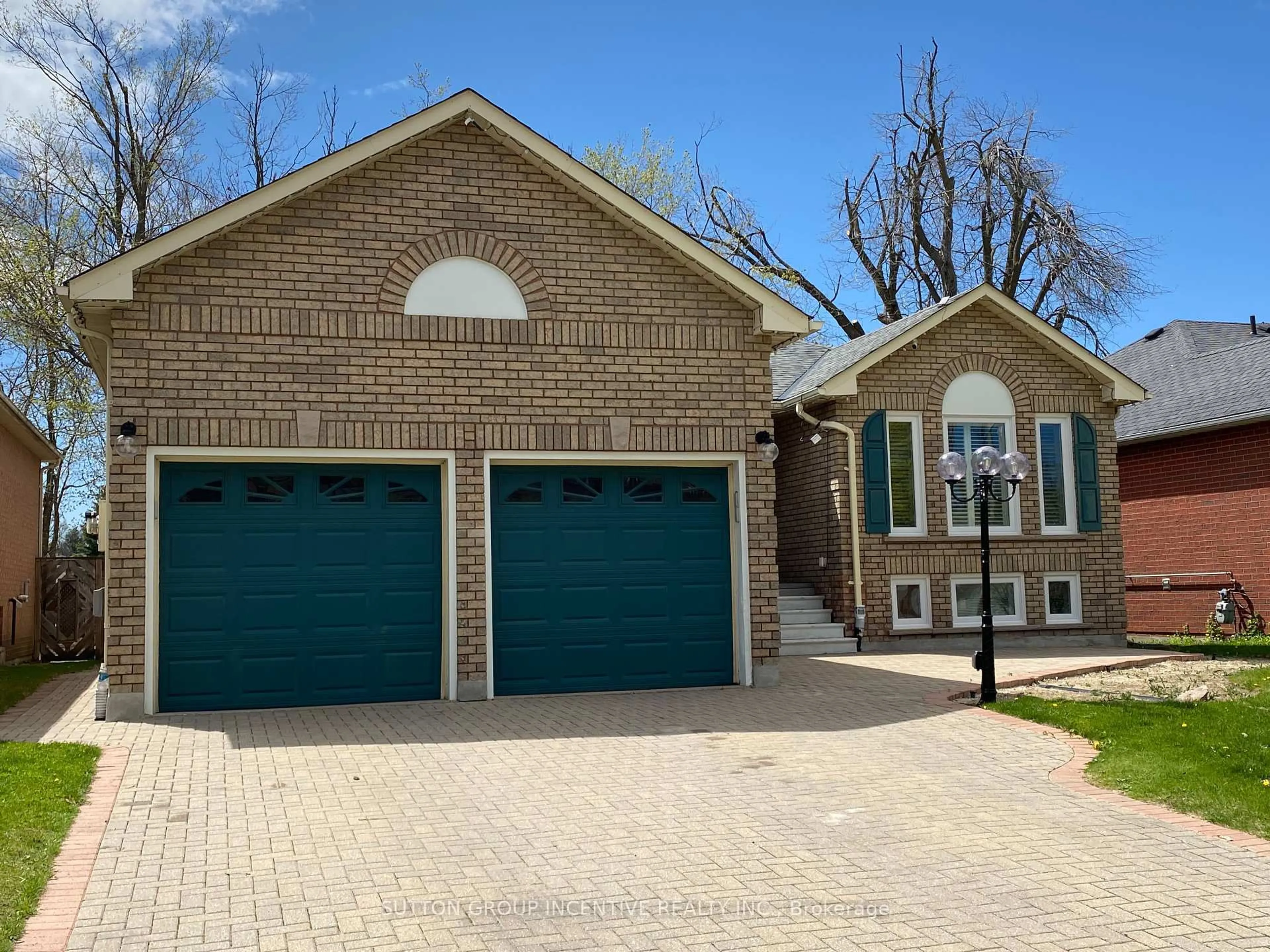 Home with brick exterior material, street for 107 Brown St, Barrie Ontario L4N 7V6