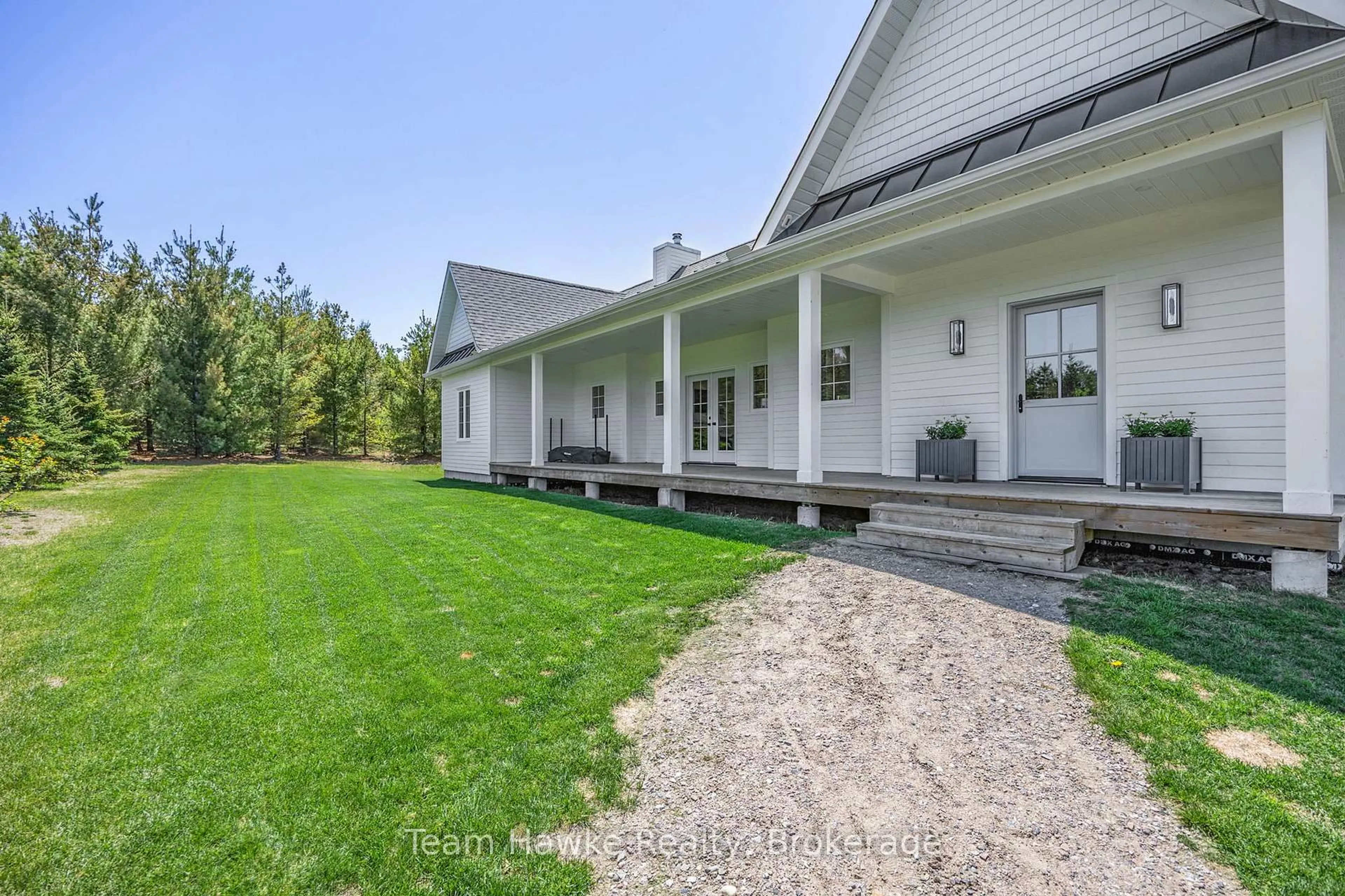 Patio, mountain view for 1620 Methodist Point Rd, Tiny Ontario L9M 0M4
