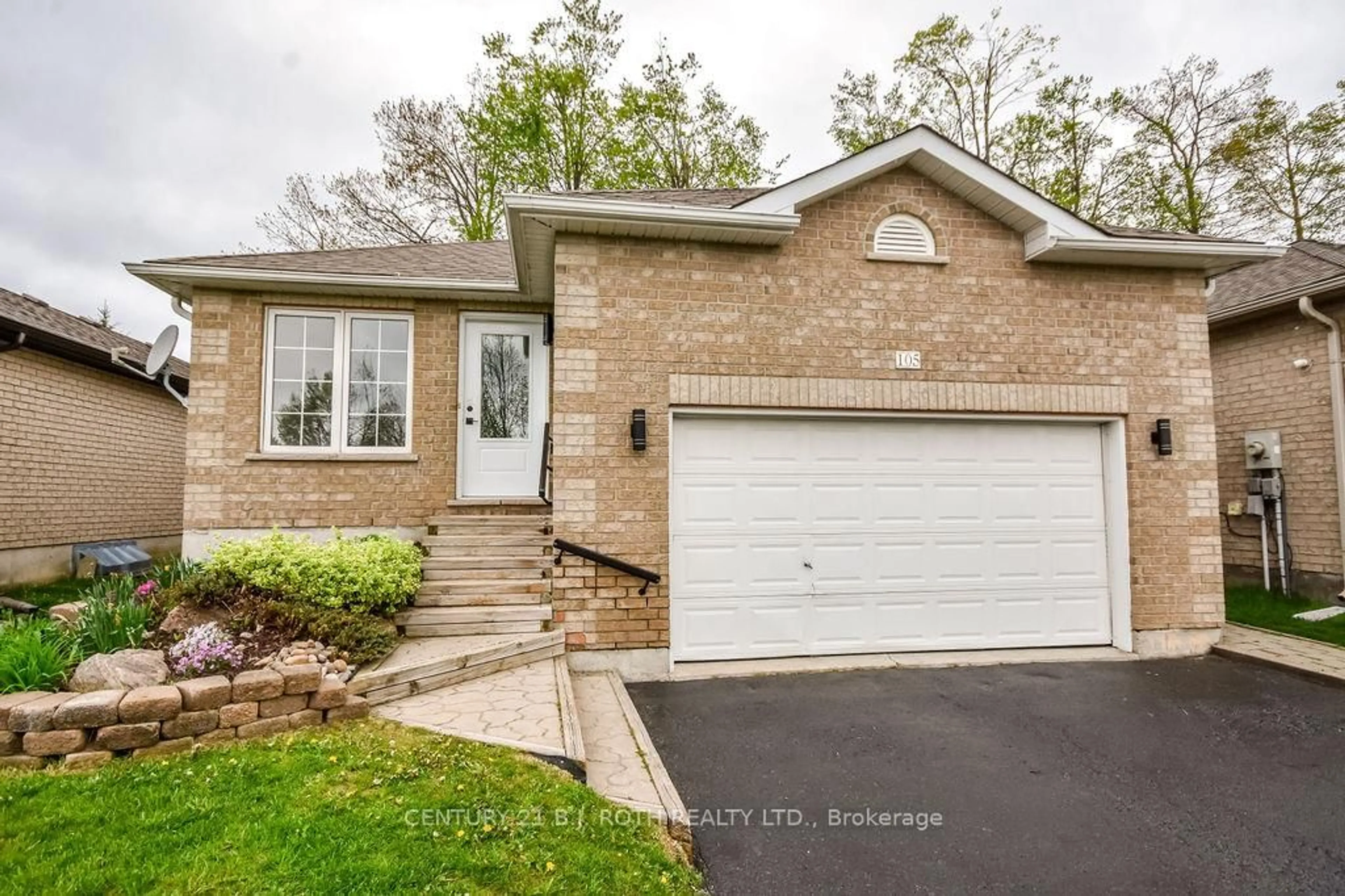 Home with brick exterior material, street for 105 Monique Cres, Barrie Ontario L4M 6Y5