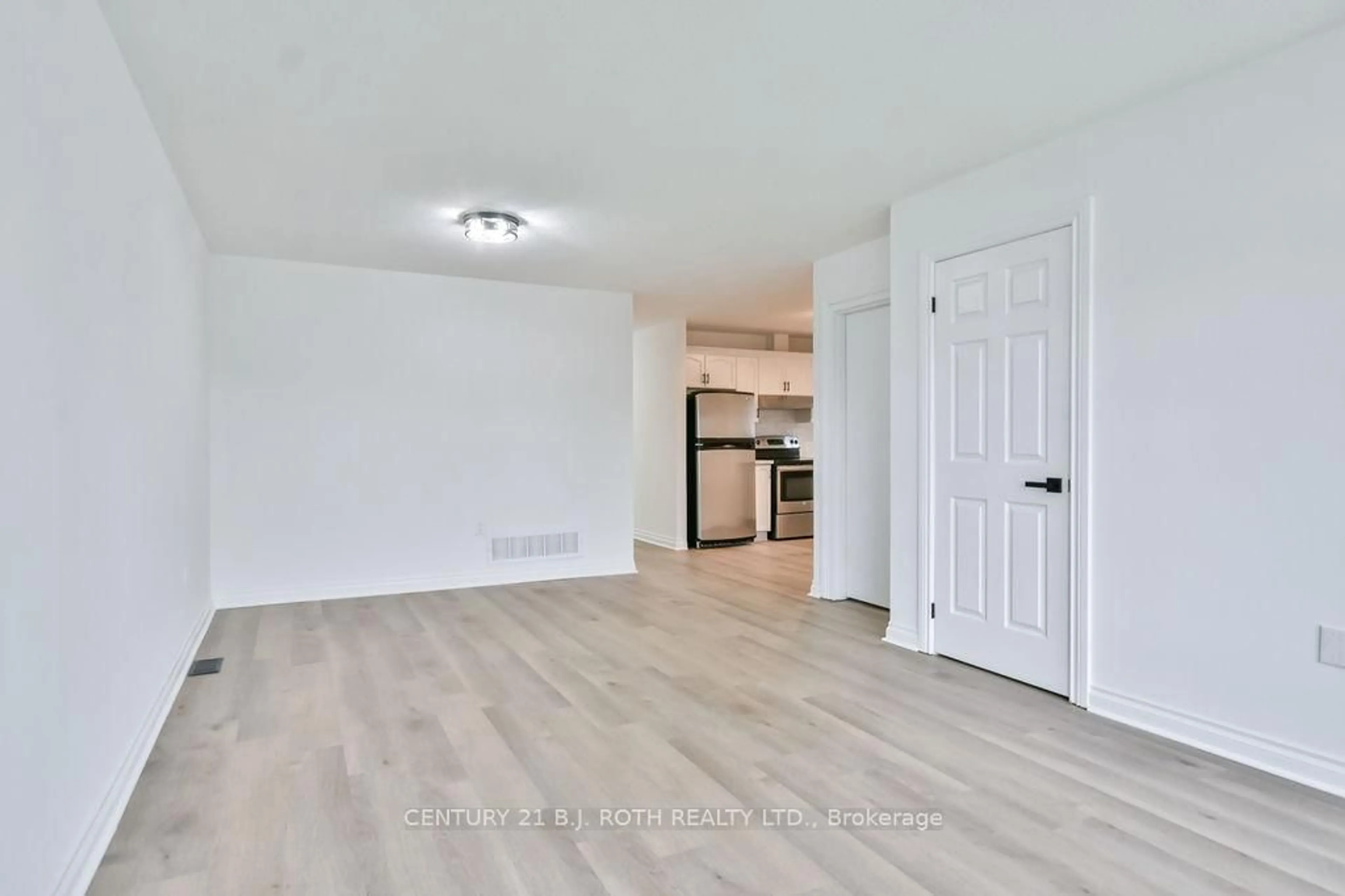 A pic of a room for 105 Monique Cres, Barrie Ontario L4M 6Y5