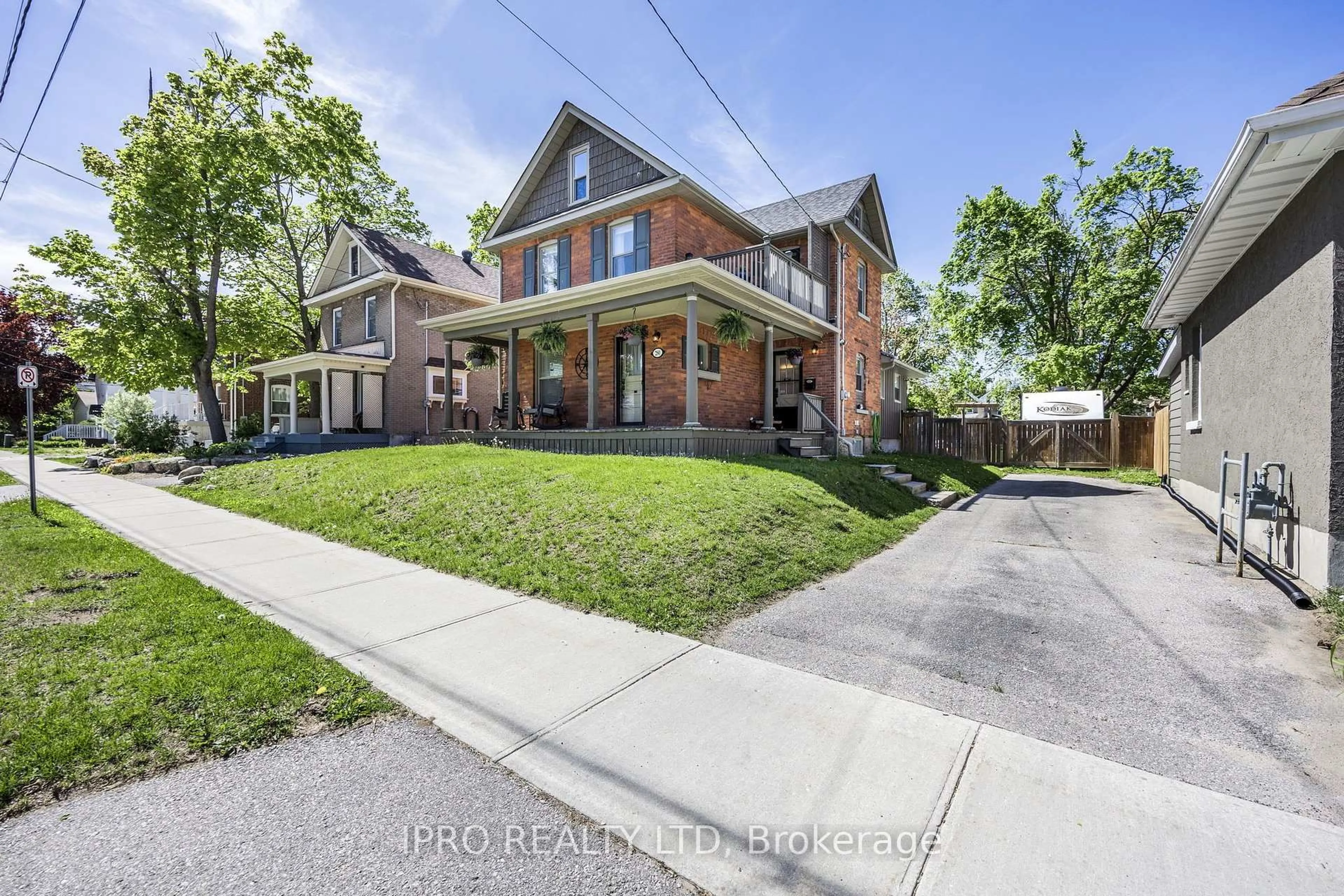 Home with brick exterior material, street for 280 Mary St, Orillia Ontario L3V 3E7