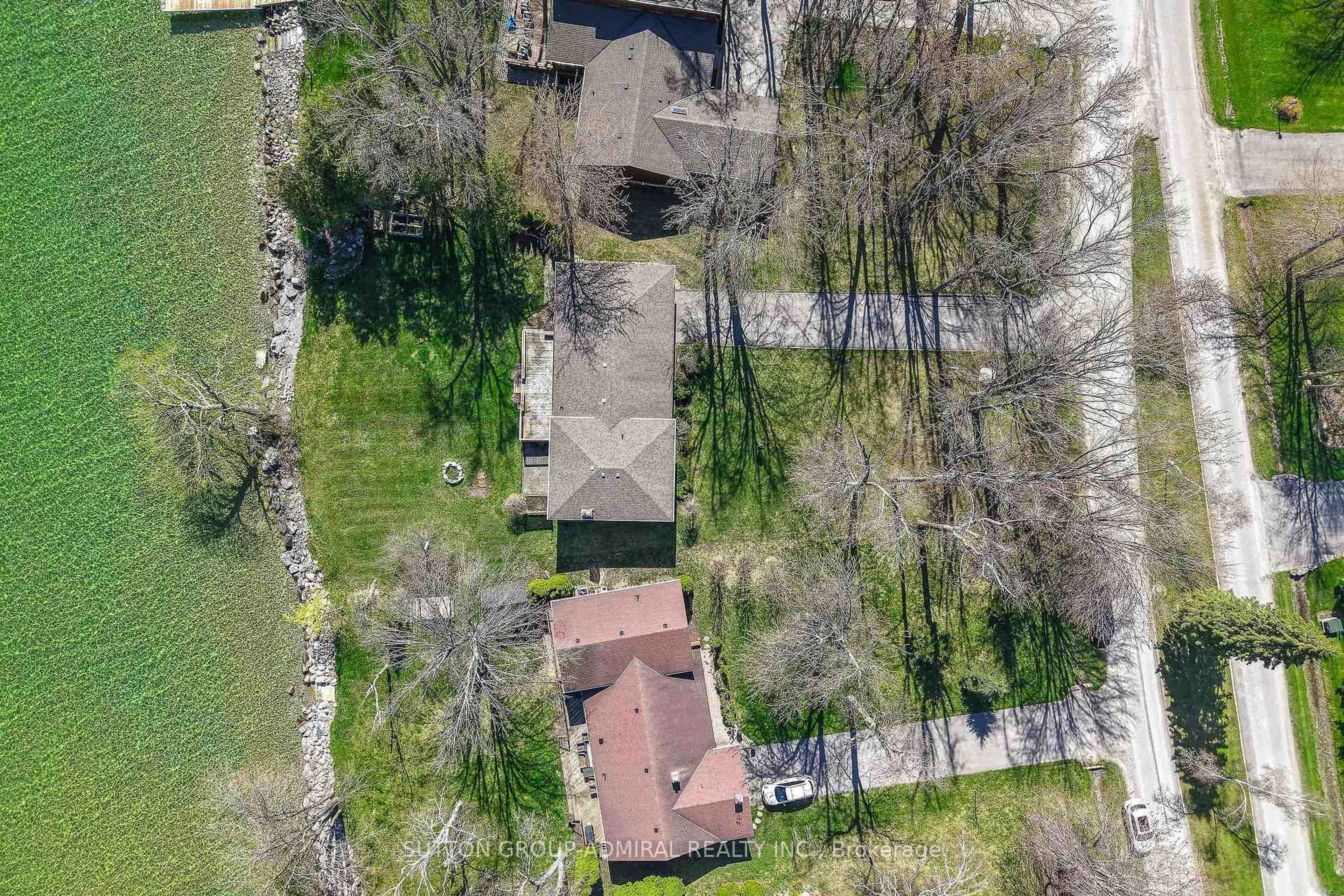 A pic from outside/outdoor area/front of a property/back of a property/a pic from drone, street for 182 Bayshore Dr, Ramara Ontario L0K 1B0