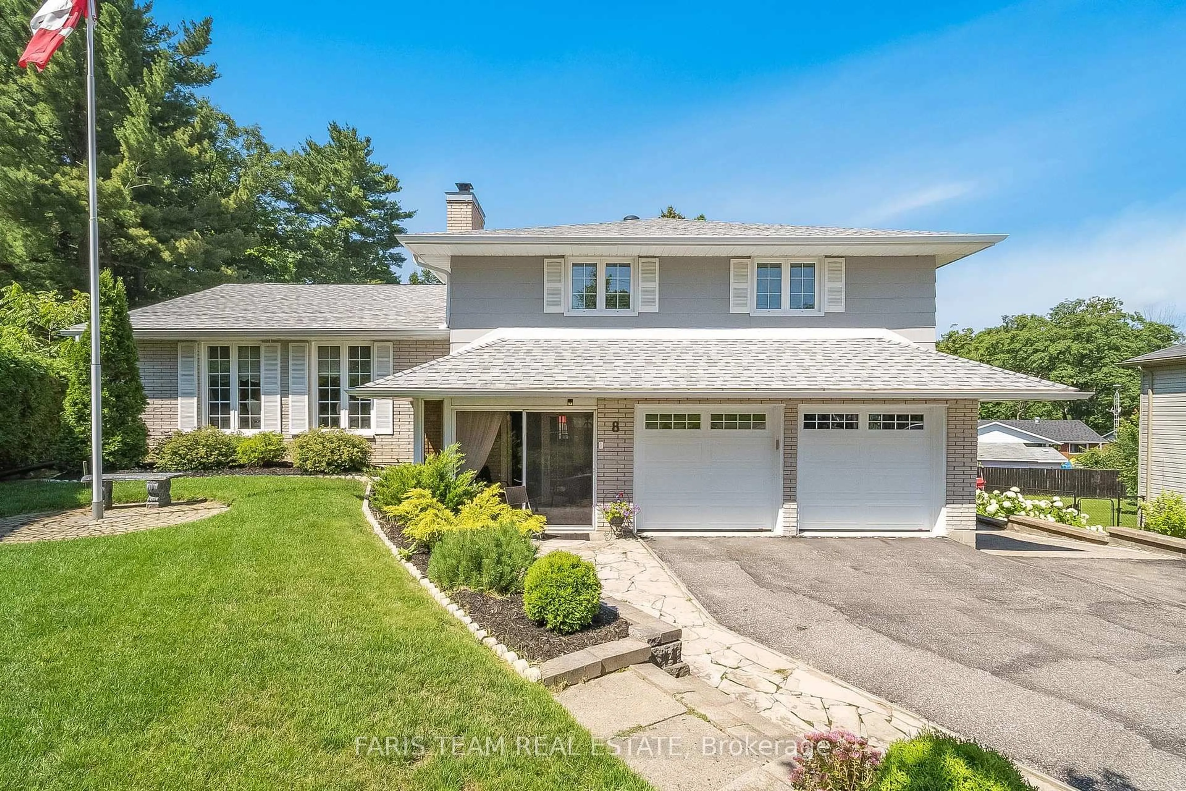 Home with vinyl exterior material, street for 8 Viel St, Penetanguishene Ontario L9M 1H8