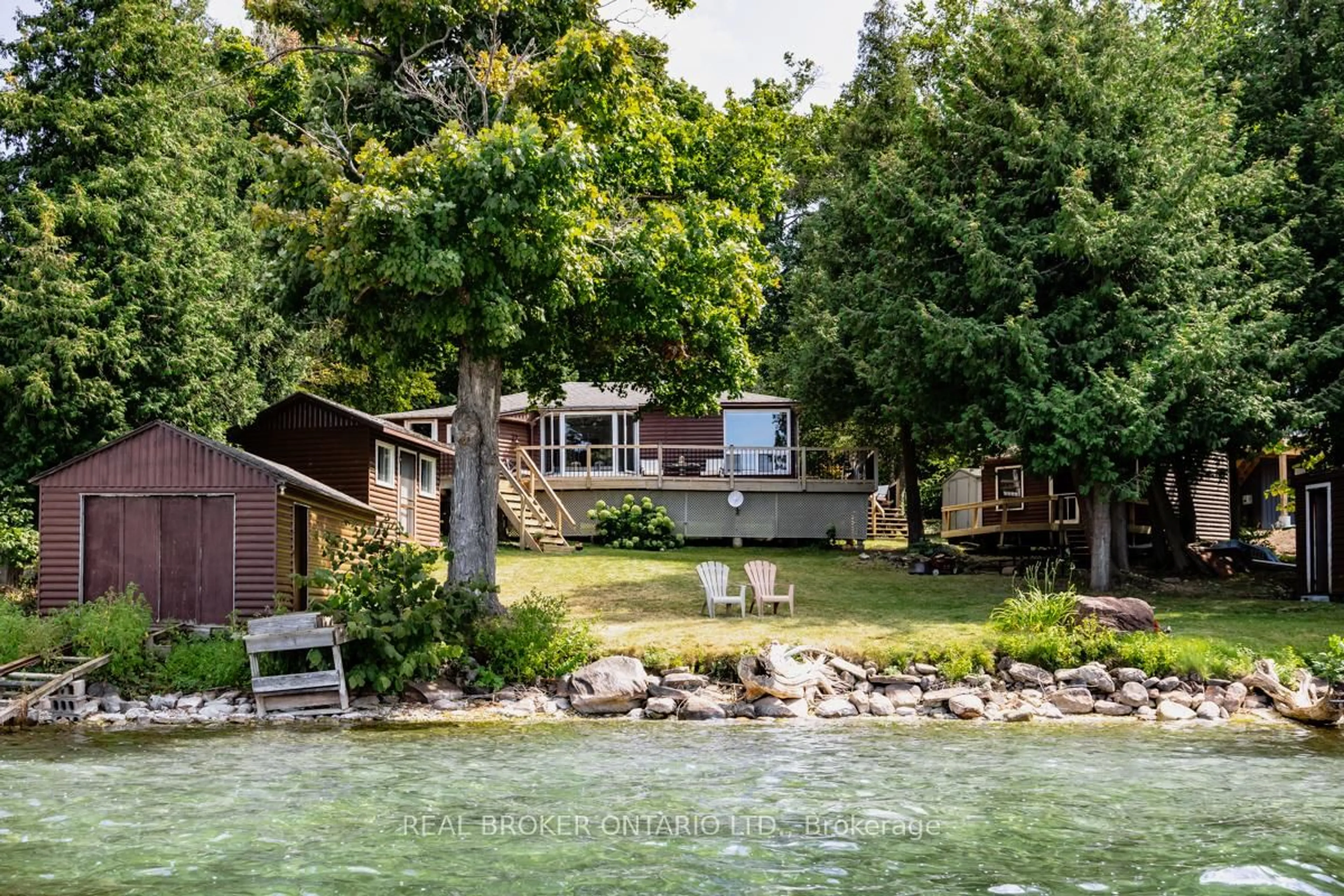 A pic from outside/outdoor area/front of a property/back of a property/a pic from drone, water/lake/river/ocean view for 70 Ivy Lane, Orillia Ontario L3V 6H1