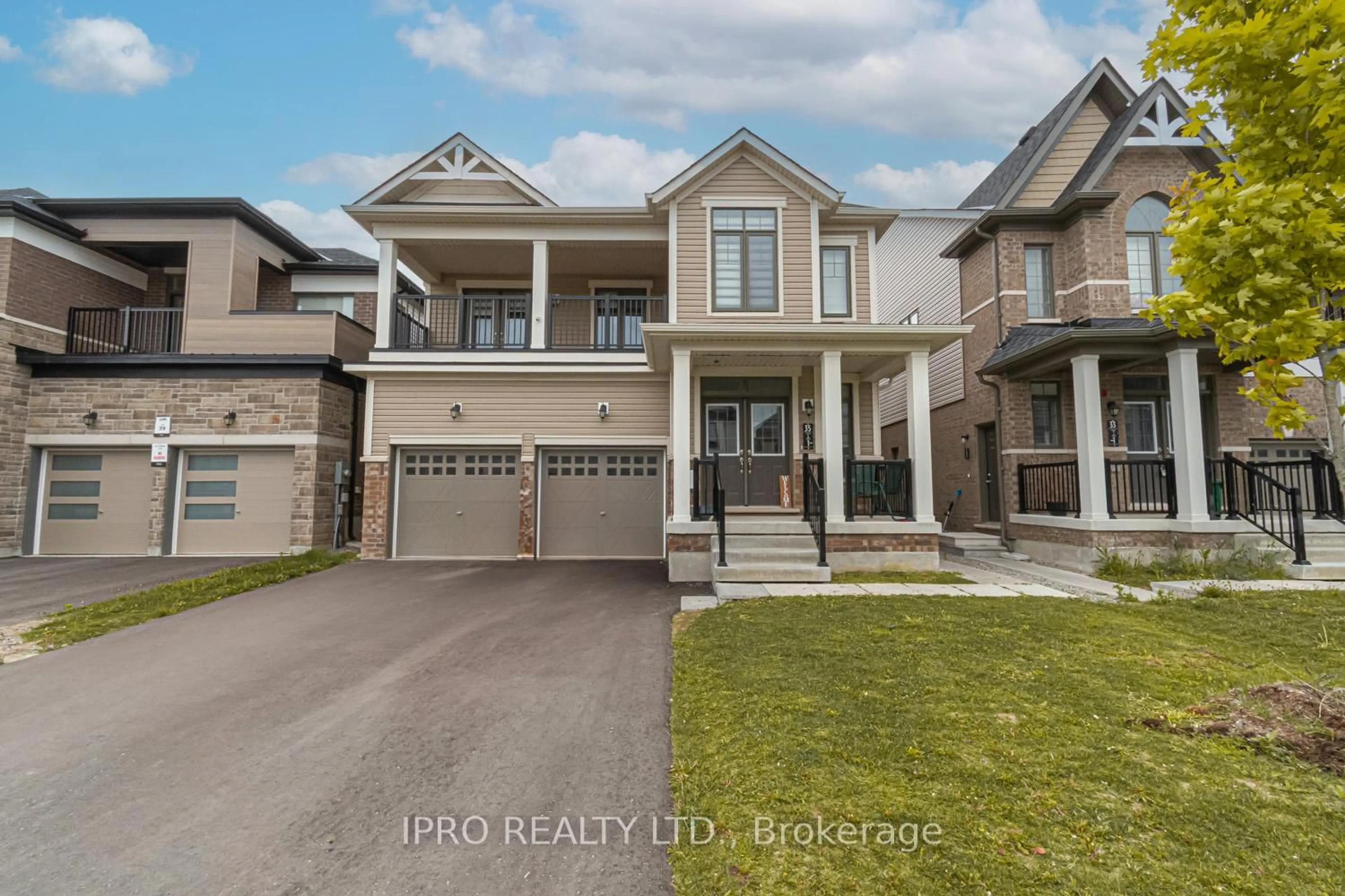Home with vinyl exterior material, street for 35 Bannister Rd, Barrie Ontario L9J 0L5