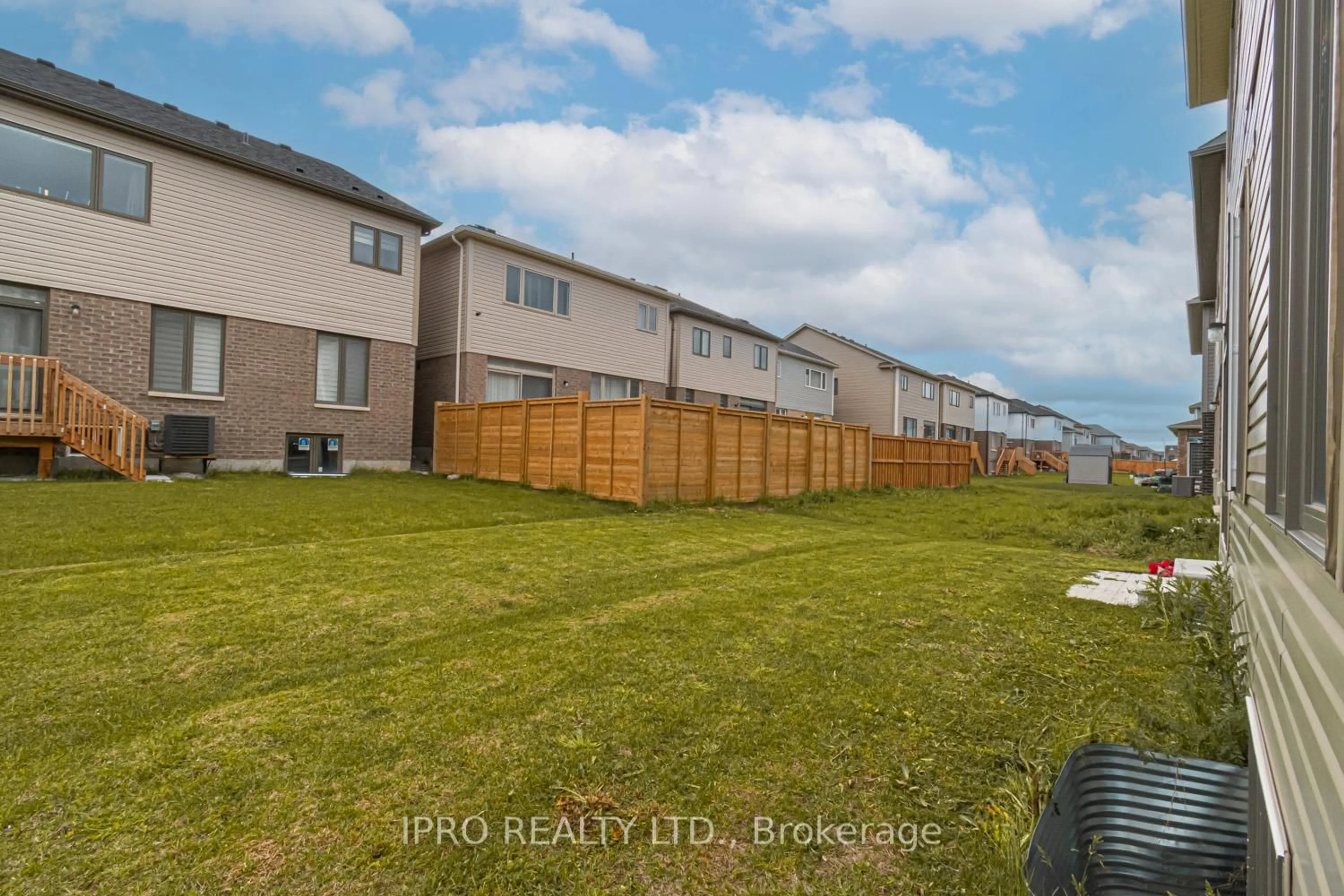 Unknown for 35 Bannister Rd, Barrie Ontario L9J 0L5