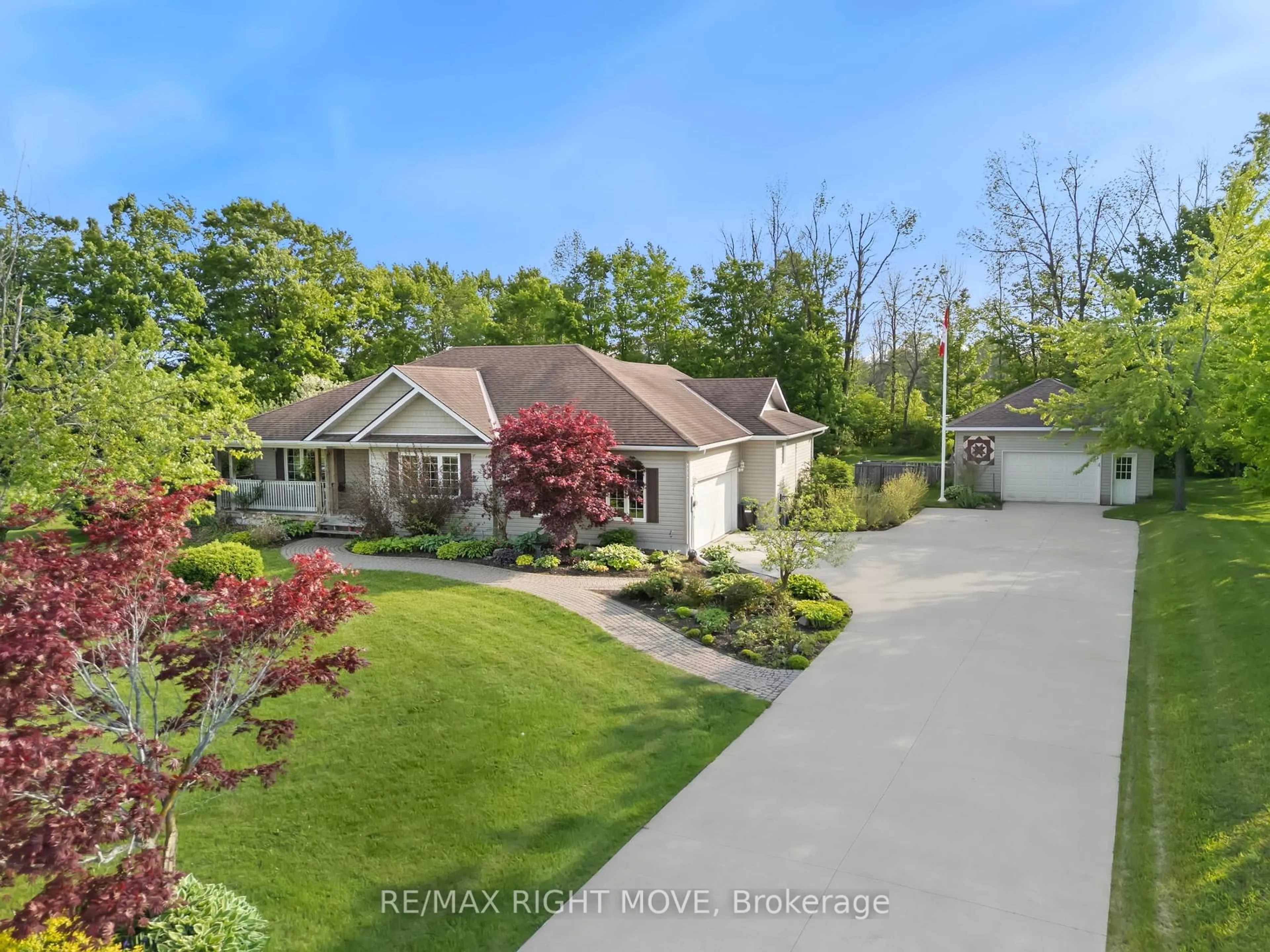 A pic from outside/outdoor area/front of a property/back of a property/a pic from drone, street for 4672 Zachary Cres, Ramara Ontario L3V 0K8