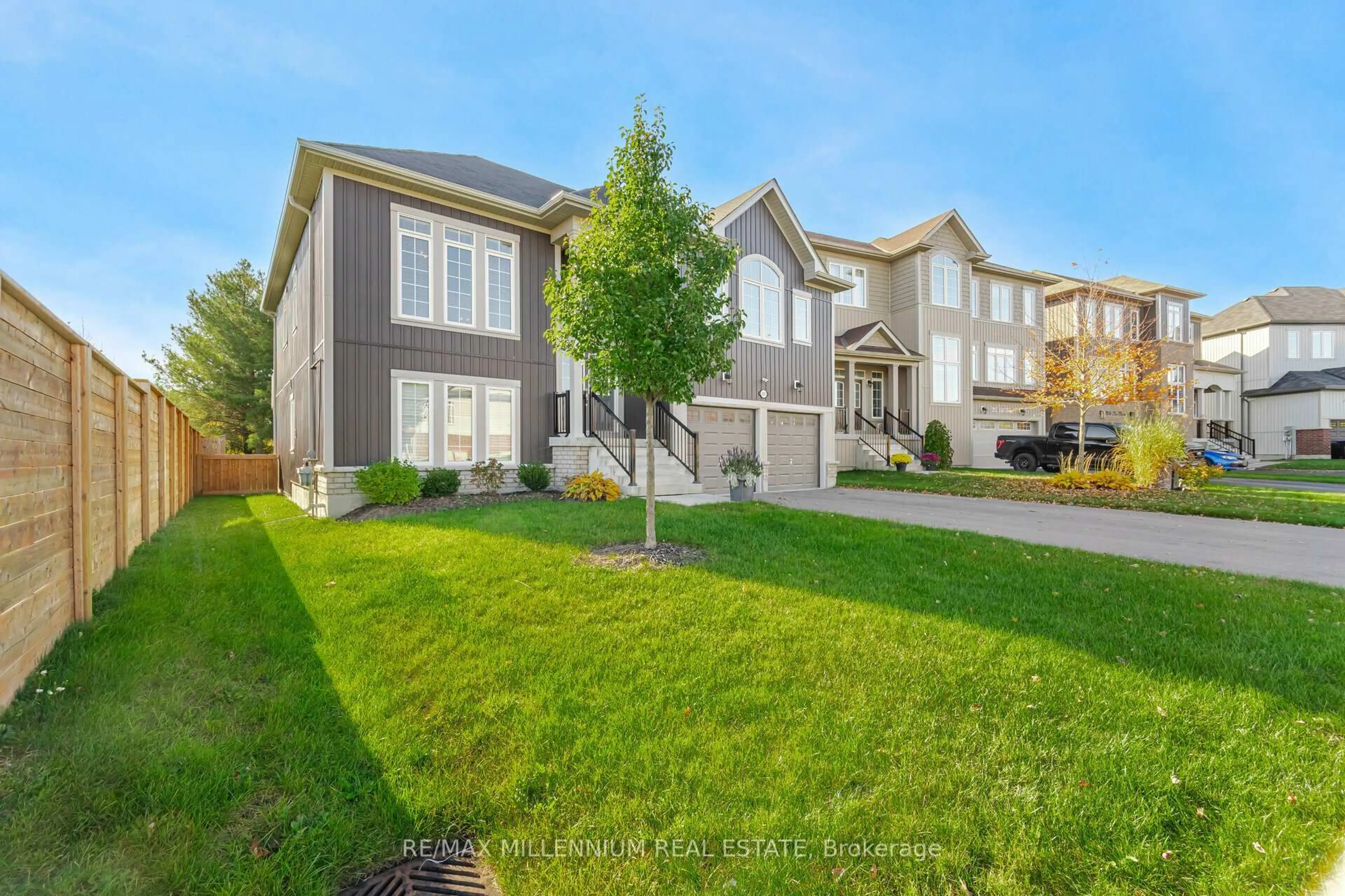 Home with vinyl exterior material, street for 200 Lia Dr, Clearview Ontario L0M 1S0