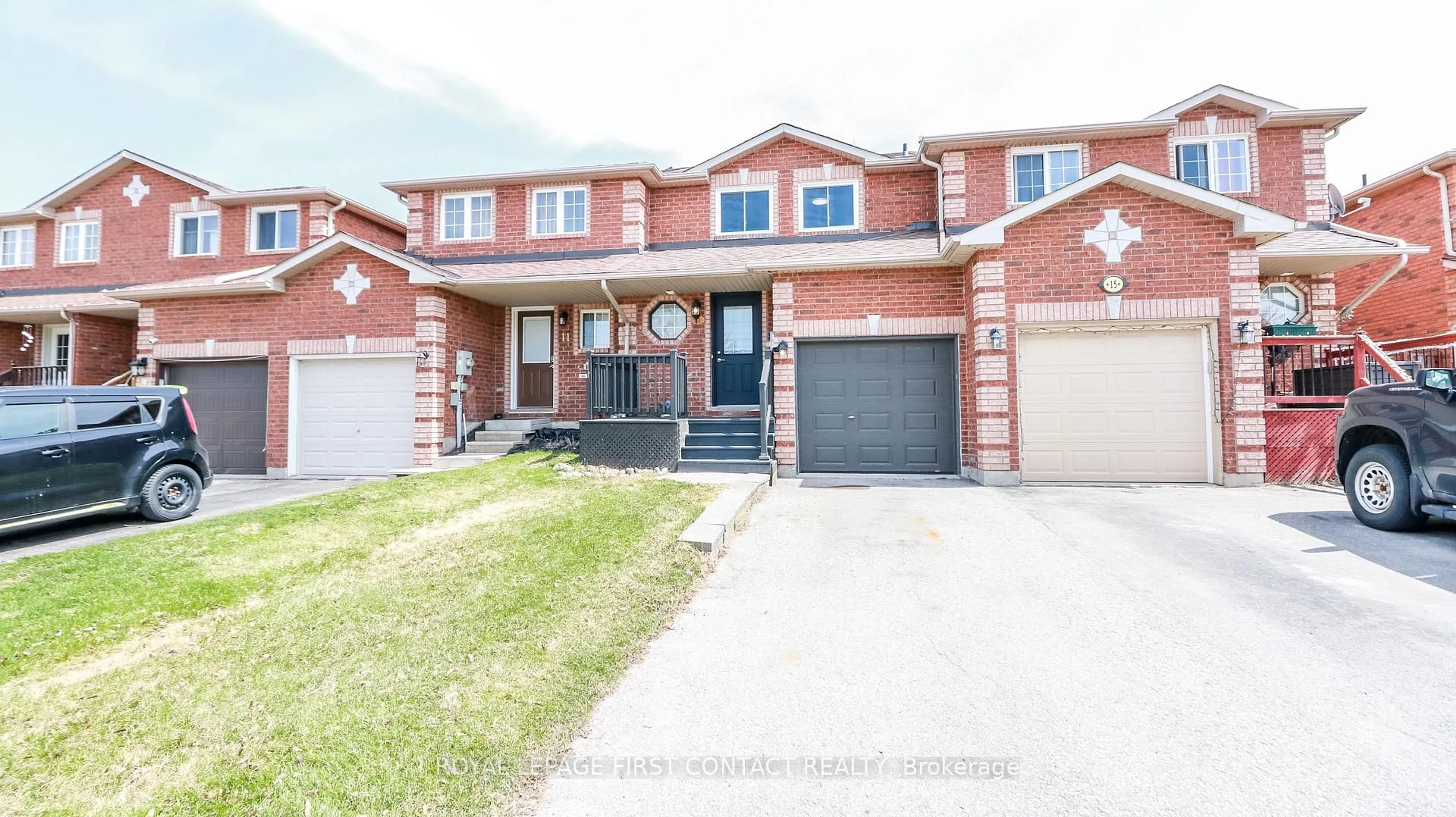 Home with brick exterior material, street for 13 Lee Cres, Barrie Ontario L4N 9Z5