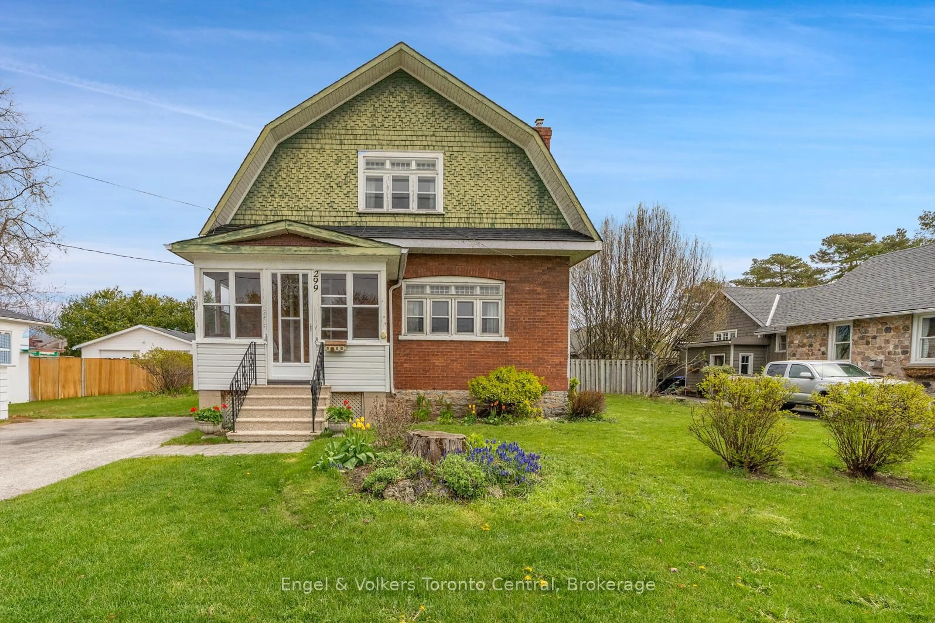 Home with brick exterior material, street for 299 Napier St, Collingwood Ontario L9Y 3T6