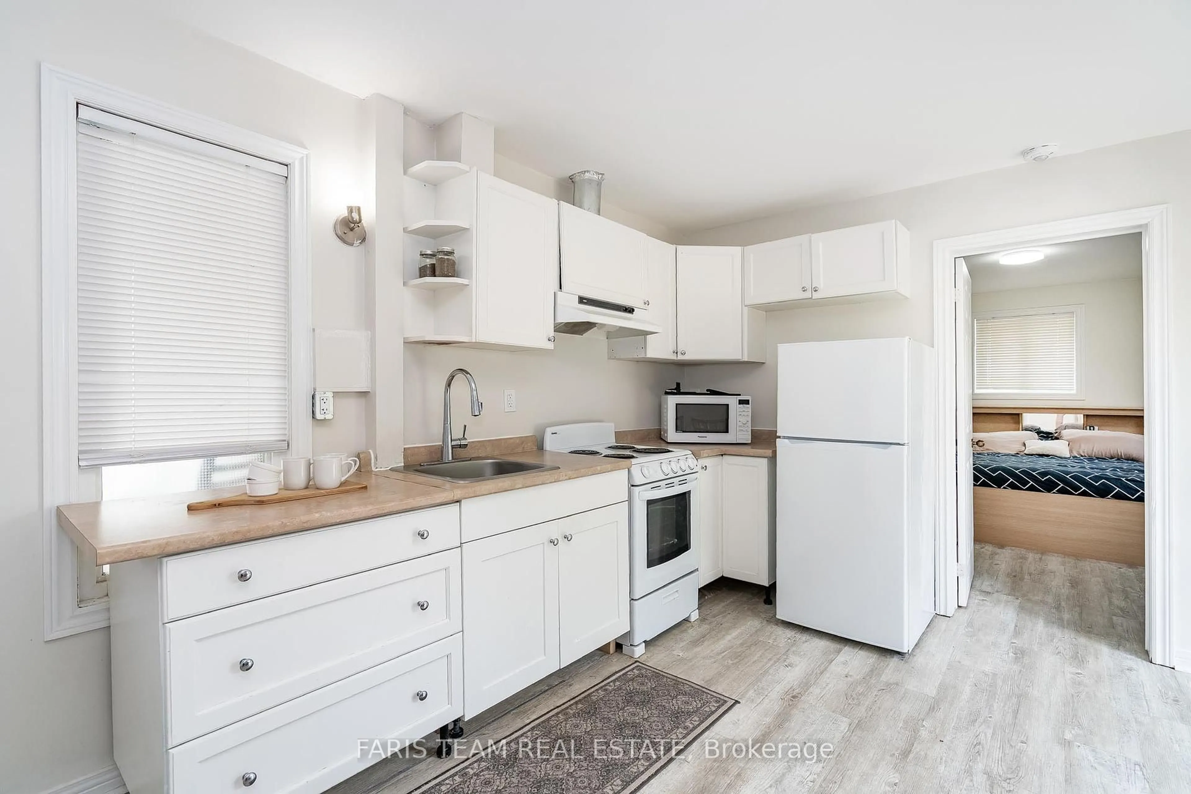 Standard kitchen, unknown for 143 Burton Ave, Barrie Ontario L4N 2R9