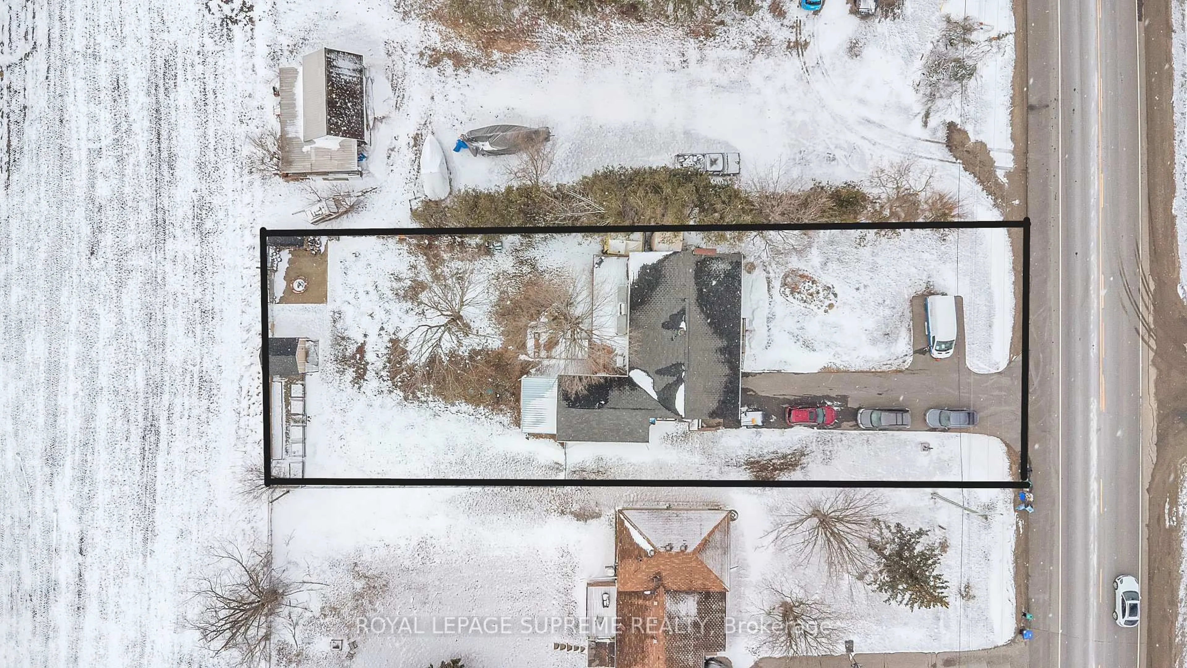 A pic from outside/outdoor area/front of a property/back of a property/a pic from drone, city buildings view from balcony for 8740 12 Highway, Oro-Medonte Ontario L3V 6H2
