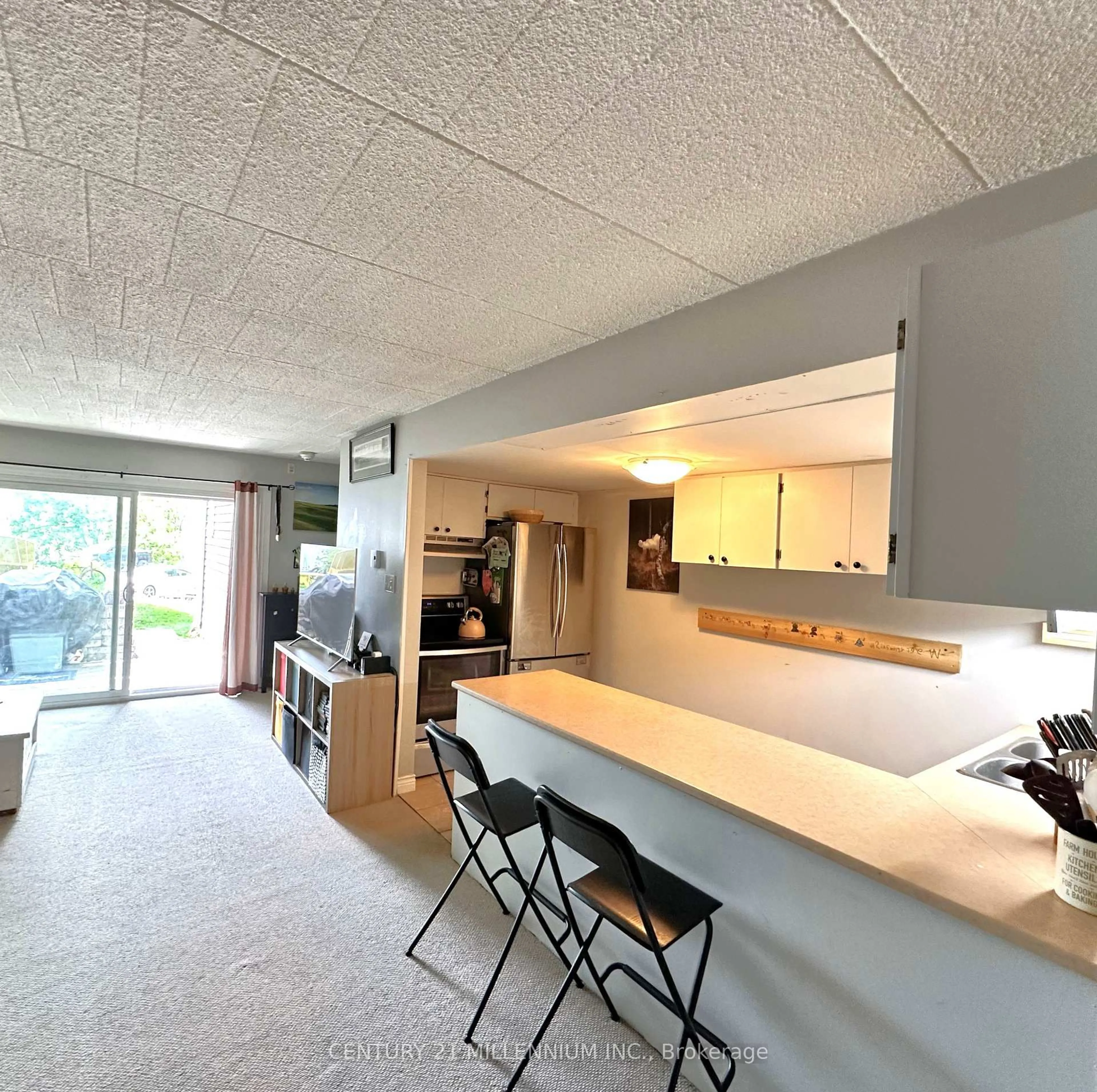Open concept kitchen, unknown for 1102 Horseshoe Valley Rd #114, Oro-Medonte Ontario L4M 4Y8