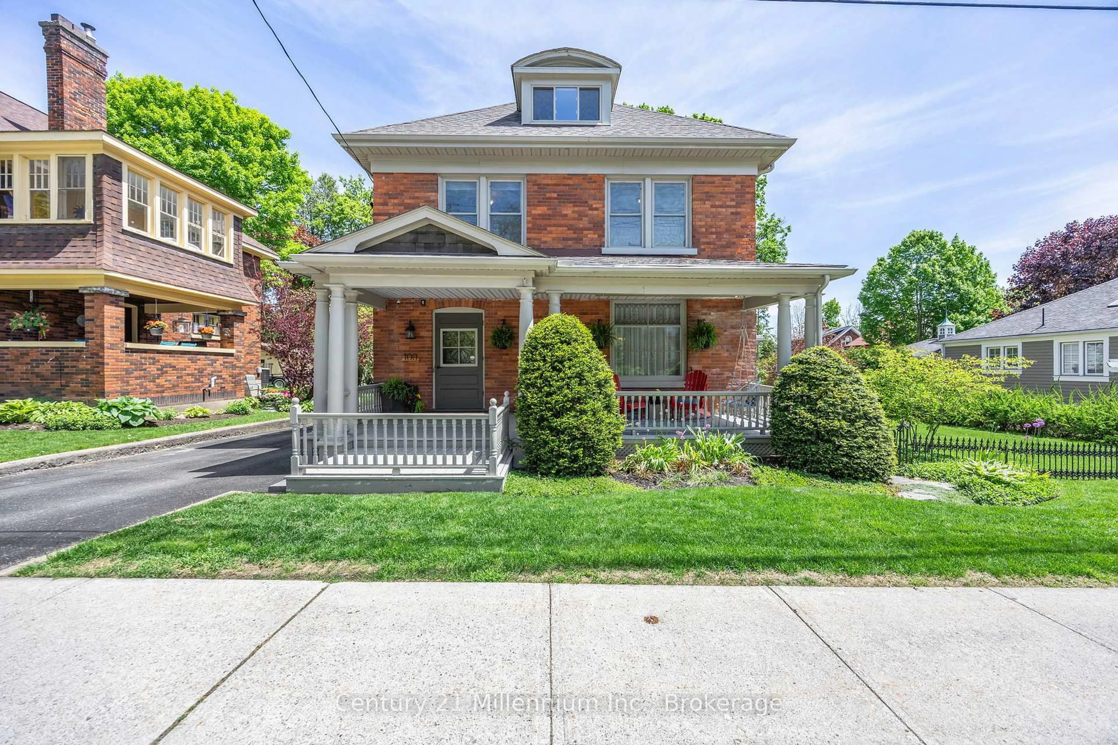 Home with brick exterior material, street for 100 Matchedash St, Orillia Ontario L3V 4T8
