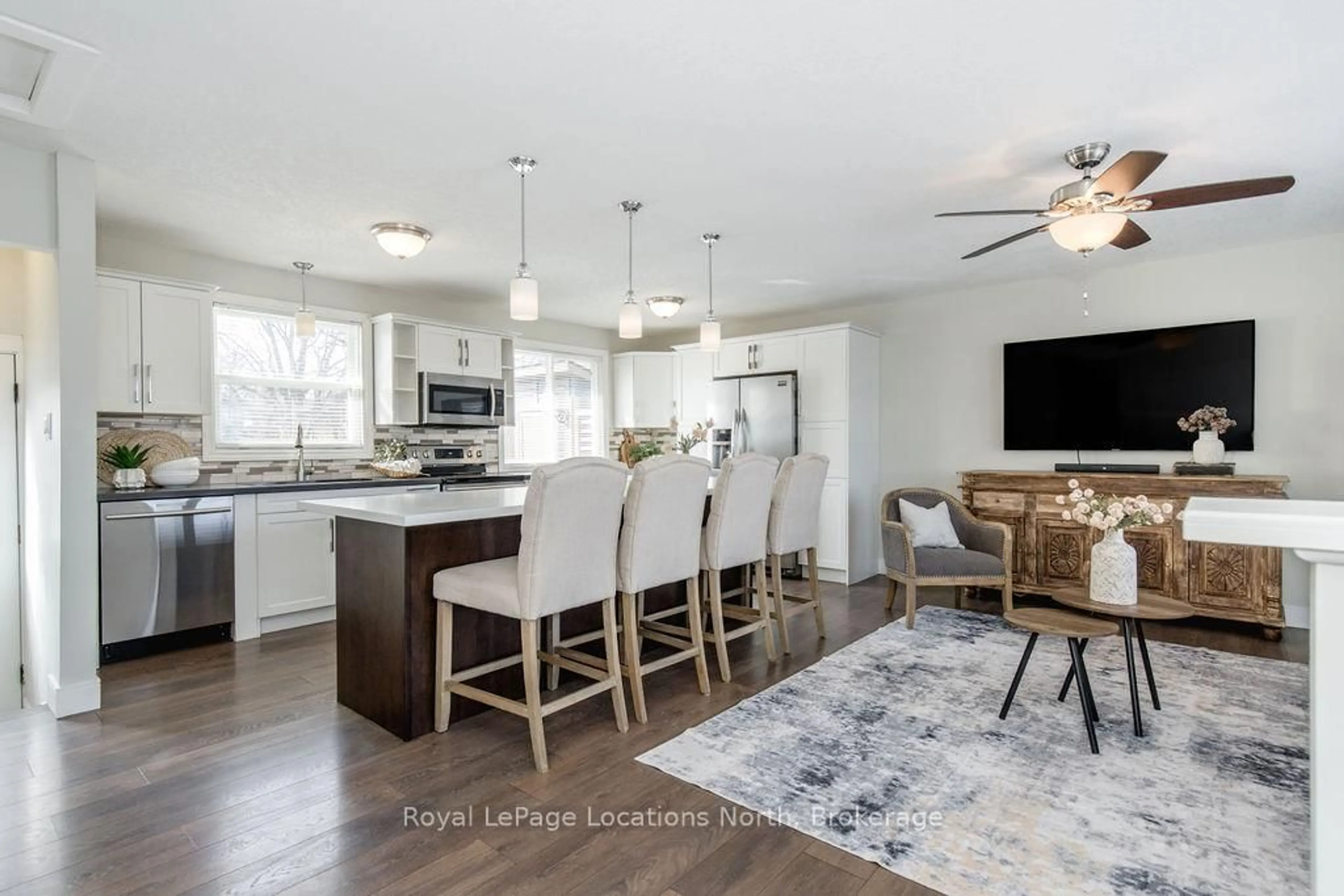 Open concept kitchen, unknown for 500 SIXTH St, Collingwood Ontario L9Y 1Z9