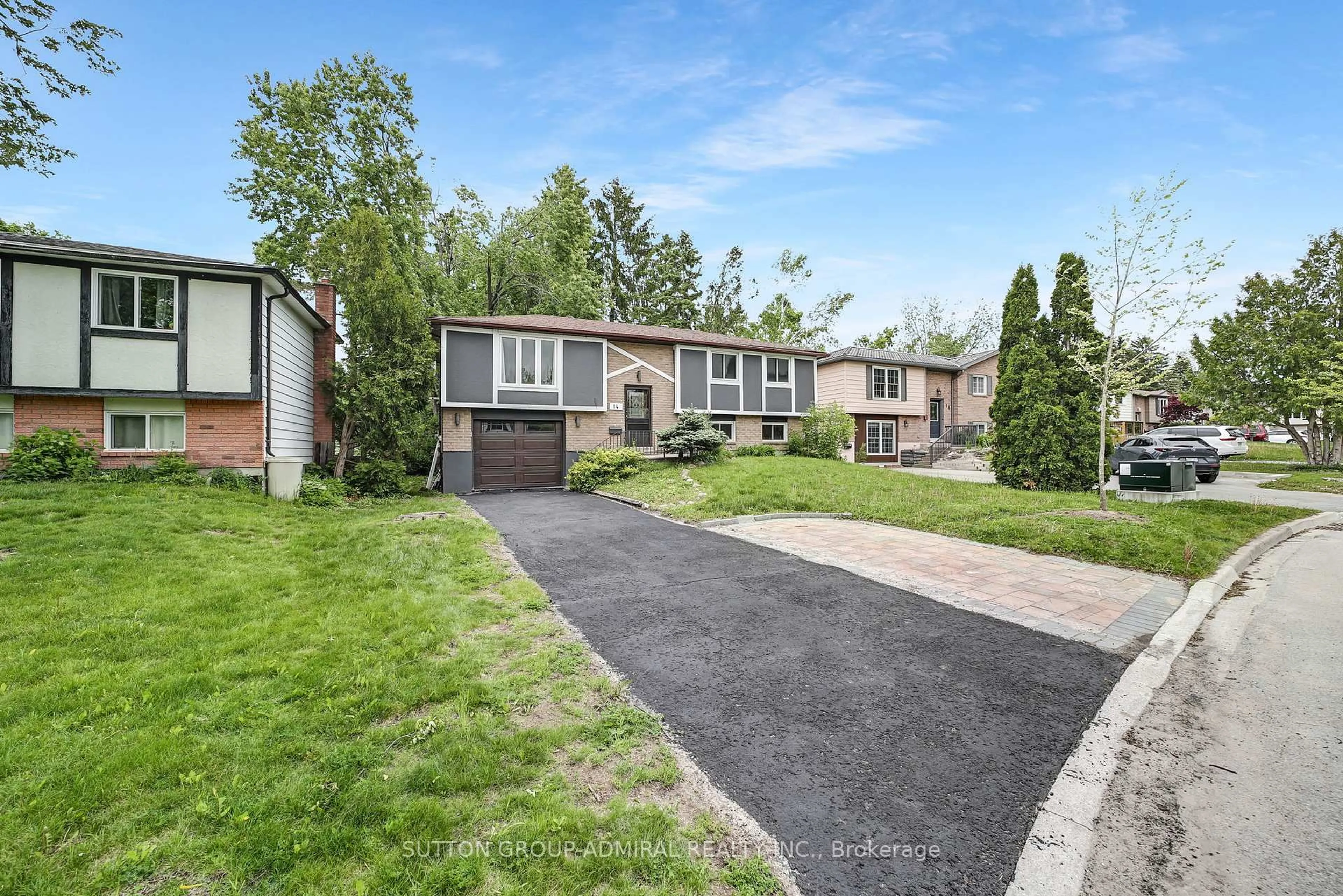 Unknown for 14 Chippawa Crt, Barrie Ontario L4M 5N8