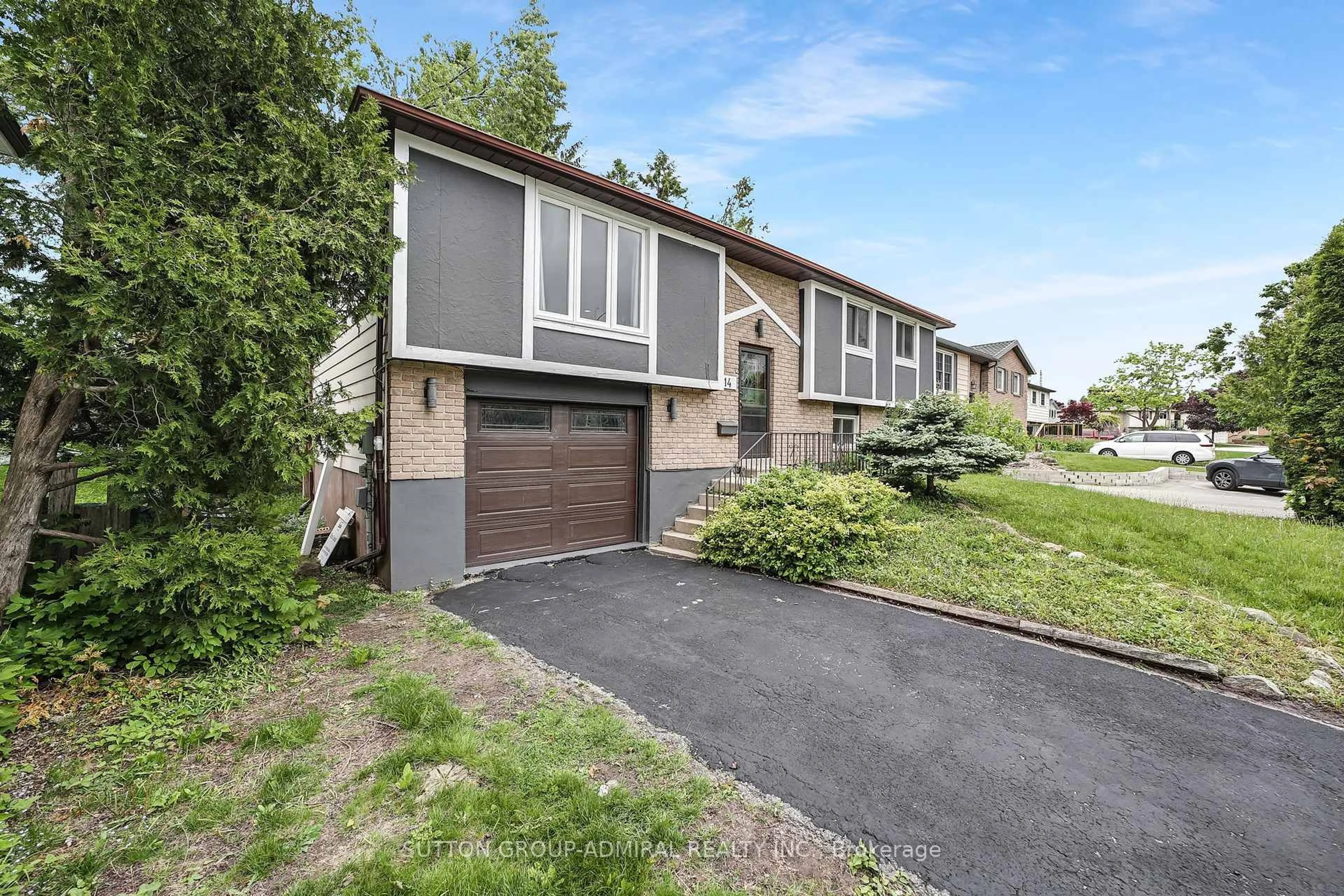Unknown for 14 Chippawa Crt, Barrie Ontario L4M 5N8