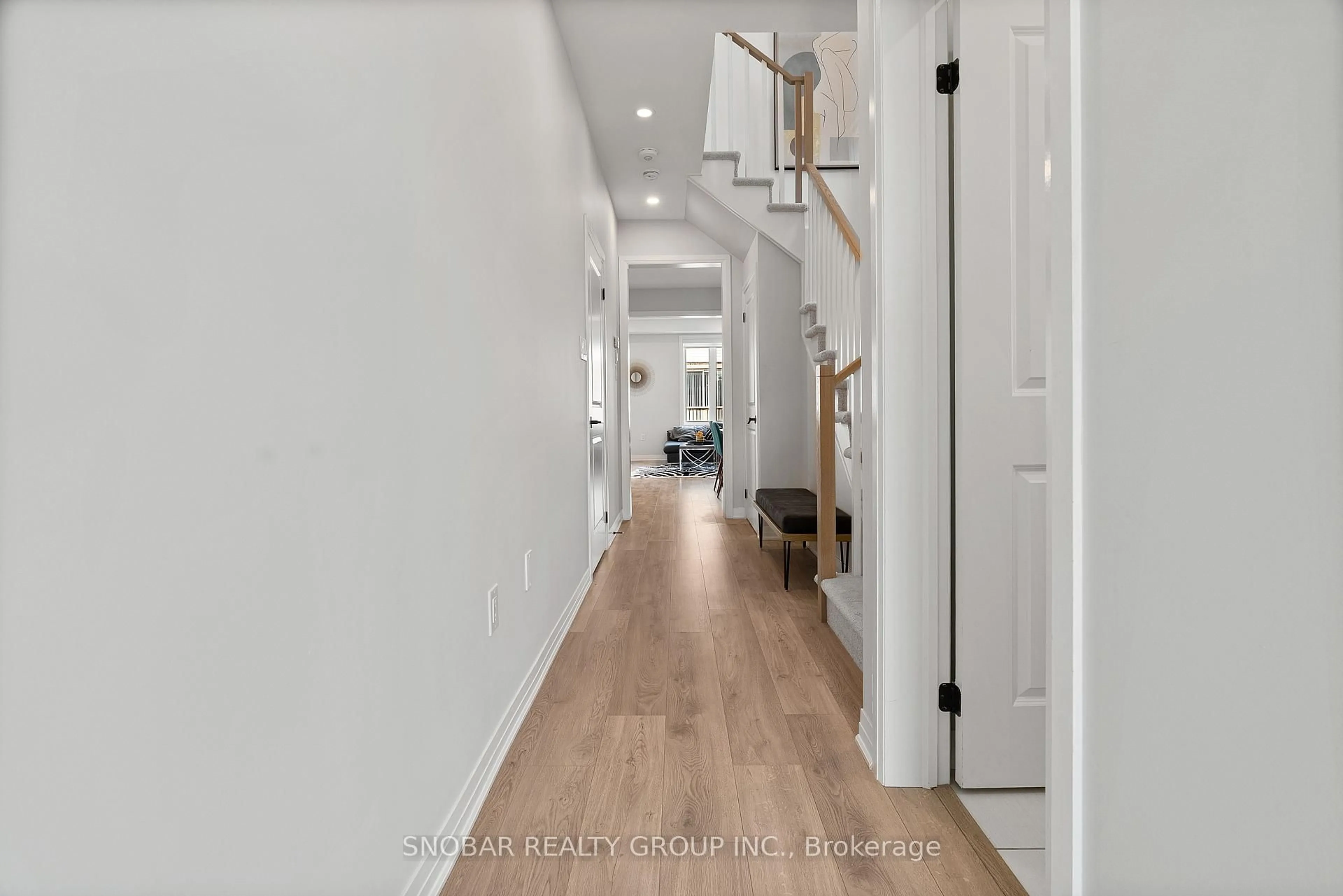 Indoor entryway for 95 Shepherd Dr, Barrie Ontario L9J 0K4