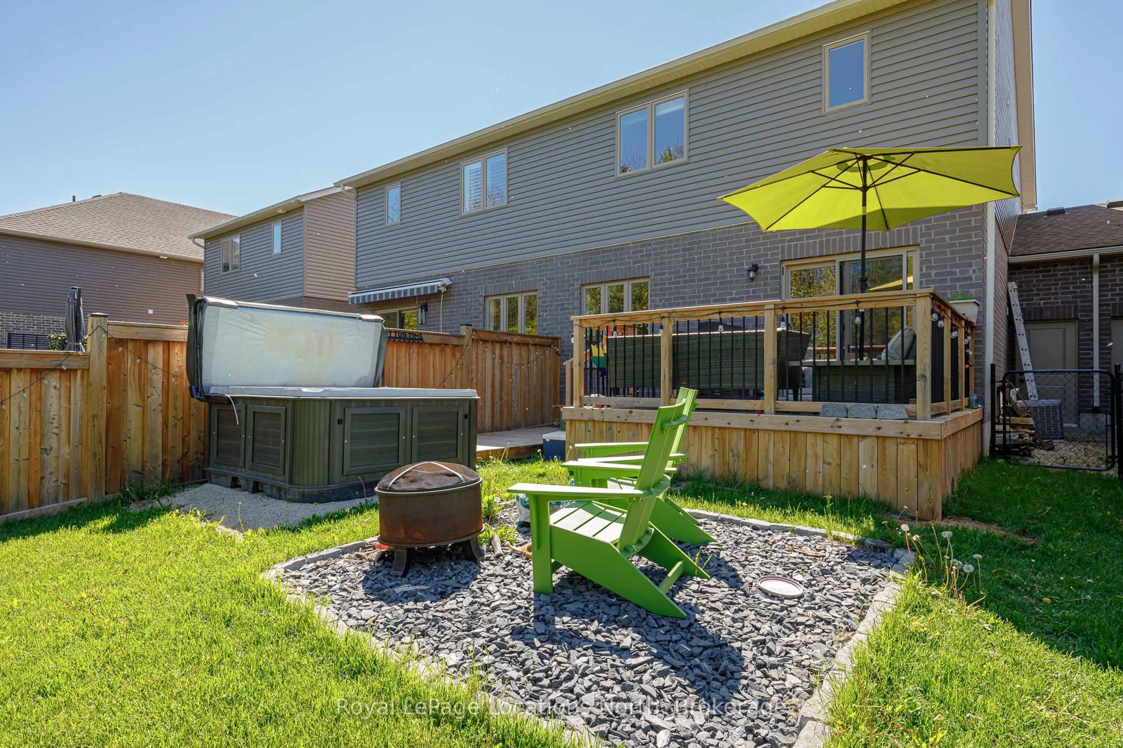 Patio, unknown for 39 George Zubek Dr, Collingwood Ontario L9Y 1M5