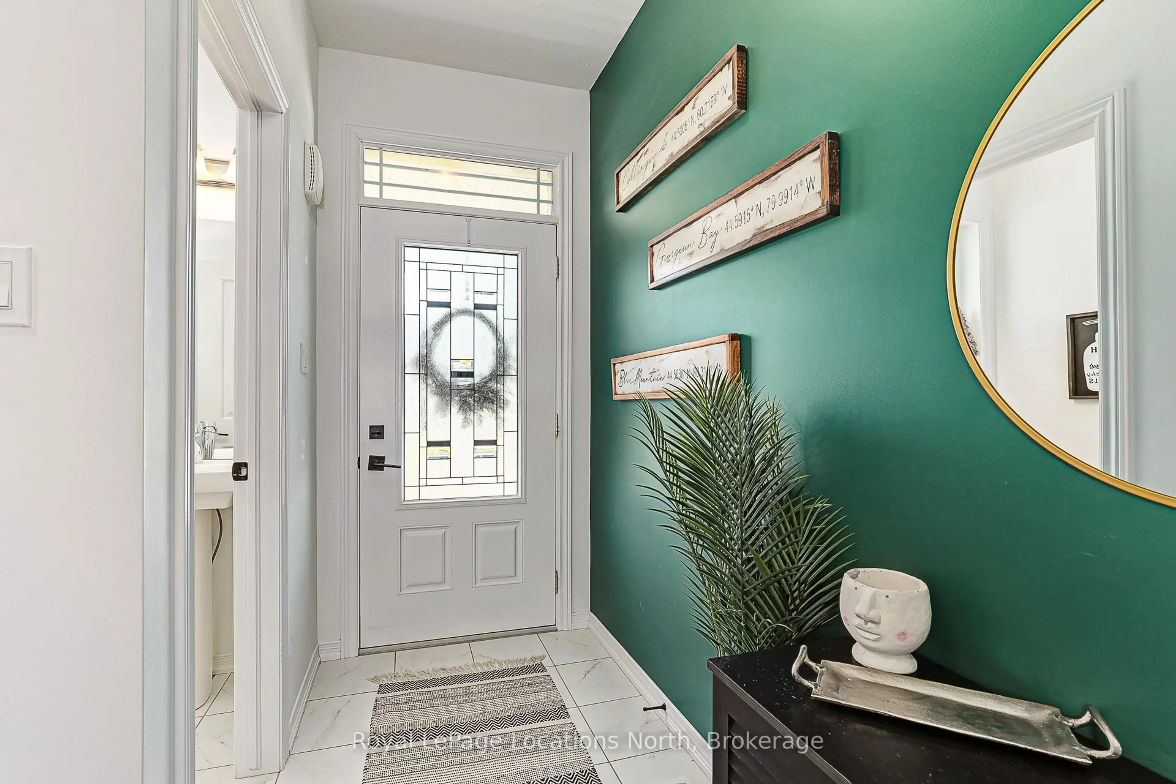Indoor entryway for 39 George Zubek Dr, Collingwood Ontario L9Y 1M5