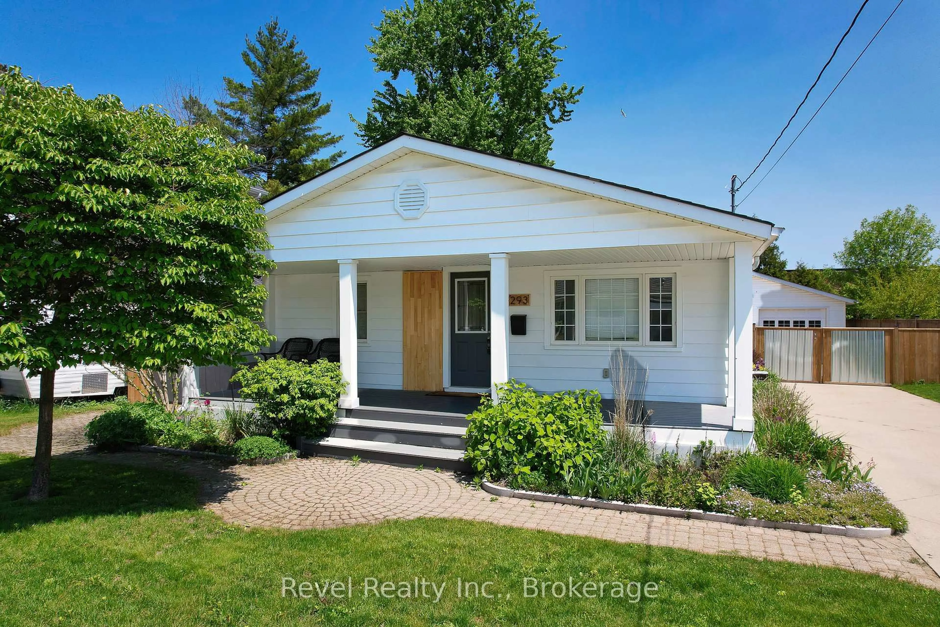 Unknown for 293 Napier St, Collingwood Ontario L9Y 3T6