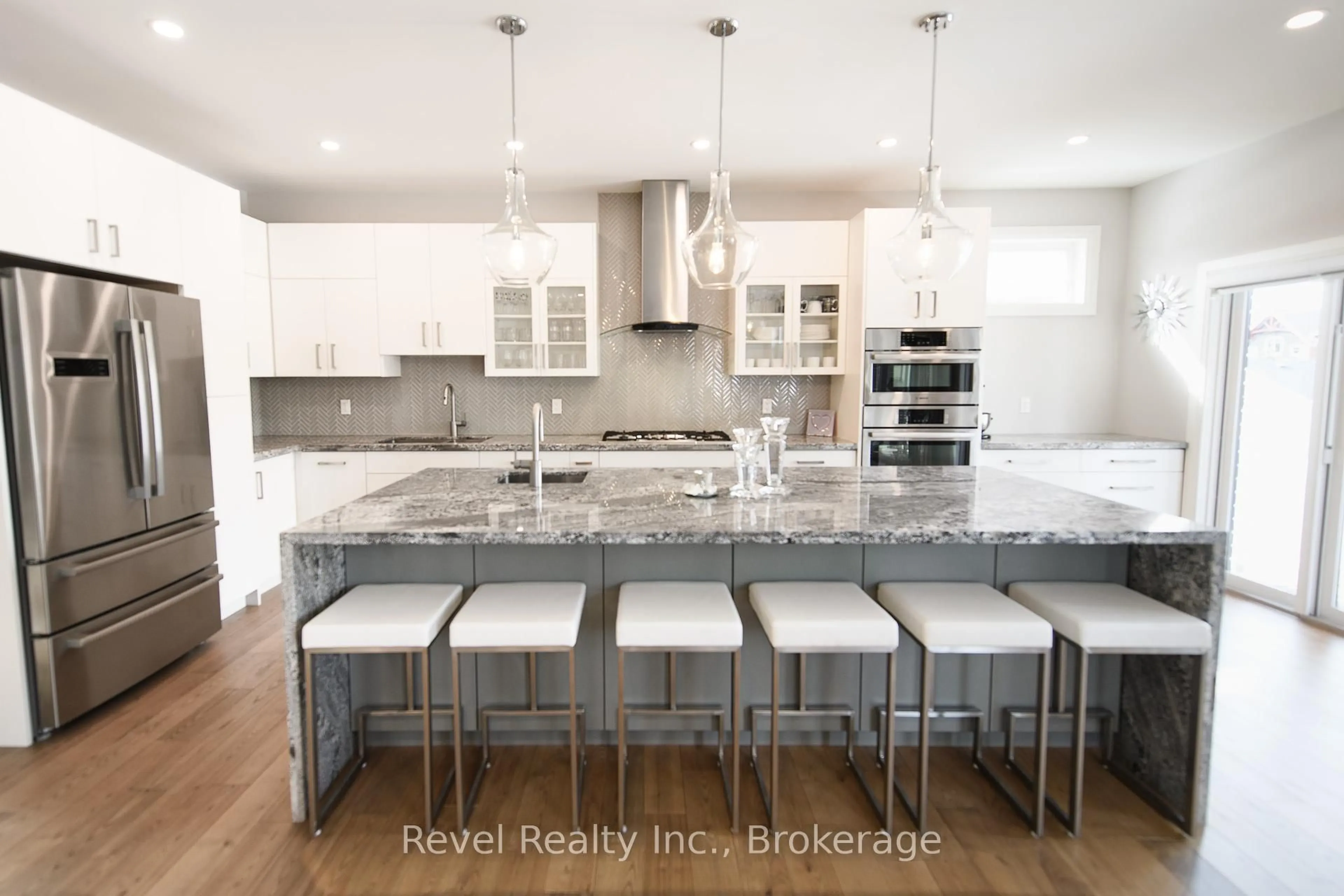 Contemporary kitchen, unknown for 1911 Shore Lane, Wasaga Beach Ontario L9Z 1T8