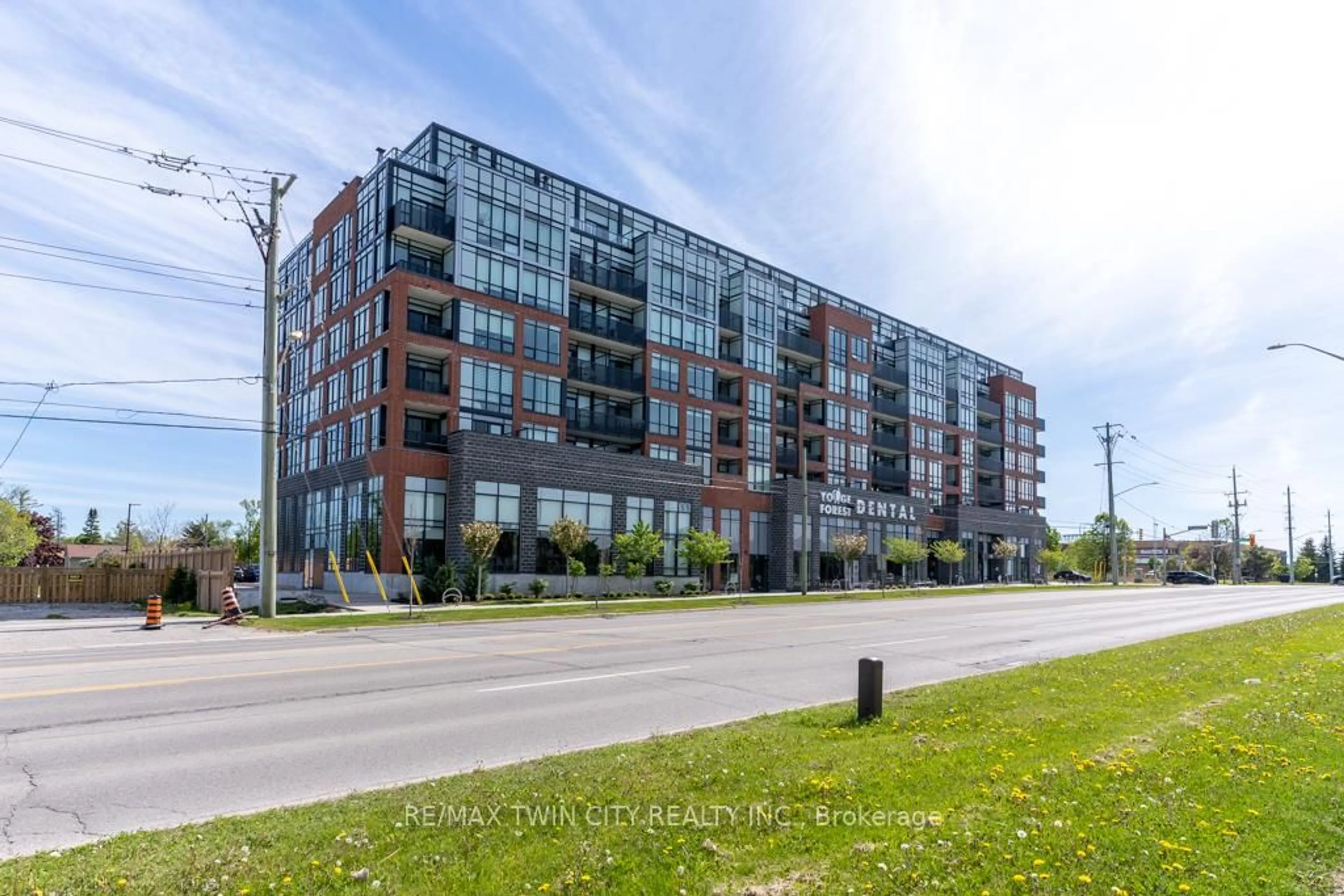 Unknown for 681 Yonge St #409, Barrie Ontario L4N 4E8