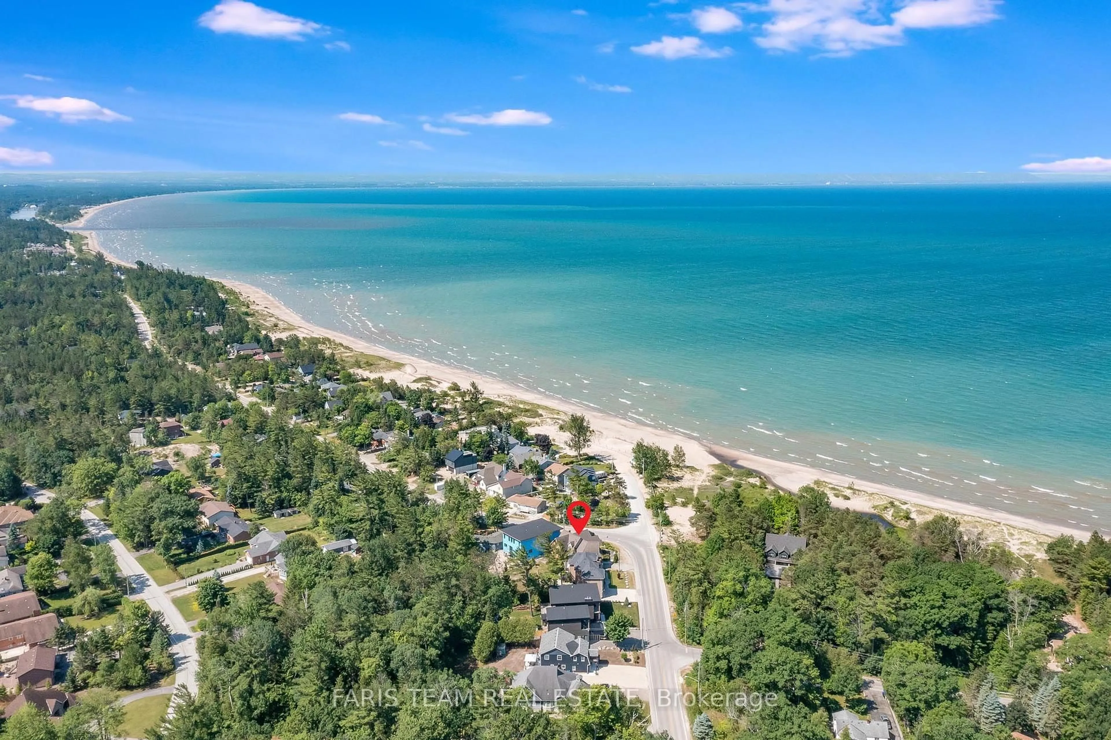 A pic from outside/outdoor area/front of a property/back of a property/a pic from drone, water/lake/river/ocean view for 805 Eastdale Dr, Wasaga Beach Ontario L9Z 2R5