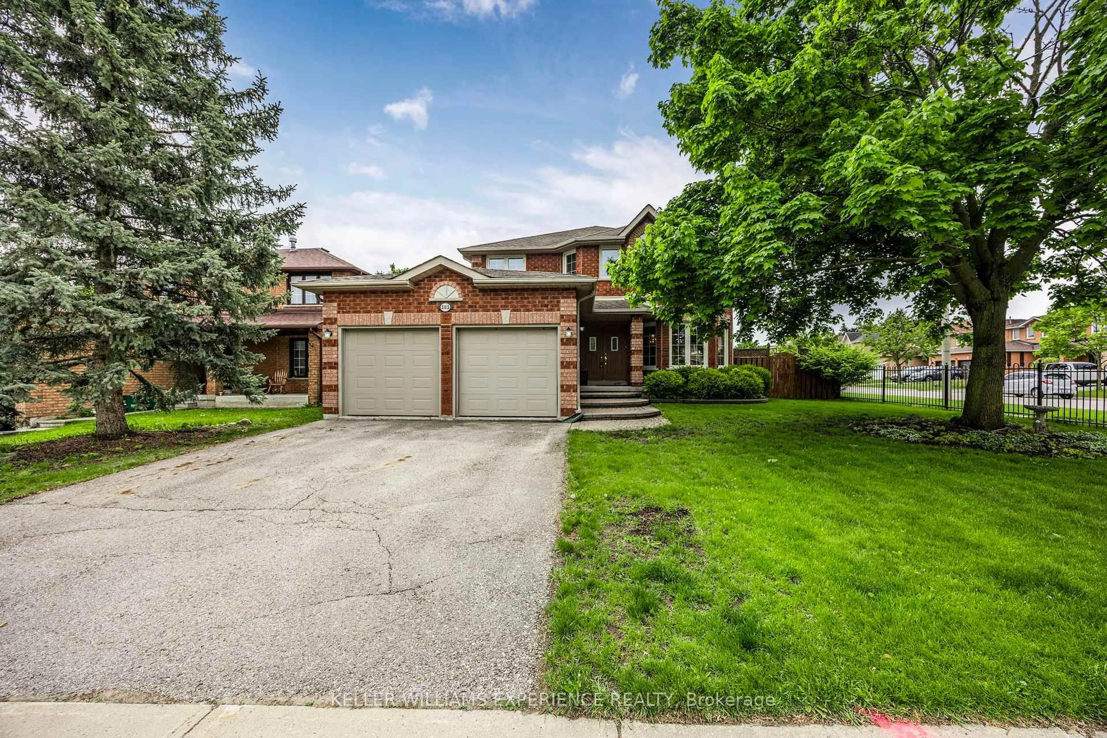 Home with brick exterior material, street for 303 Livingstone St, Barrie Ontario L4N 7C2