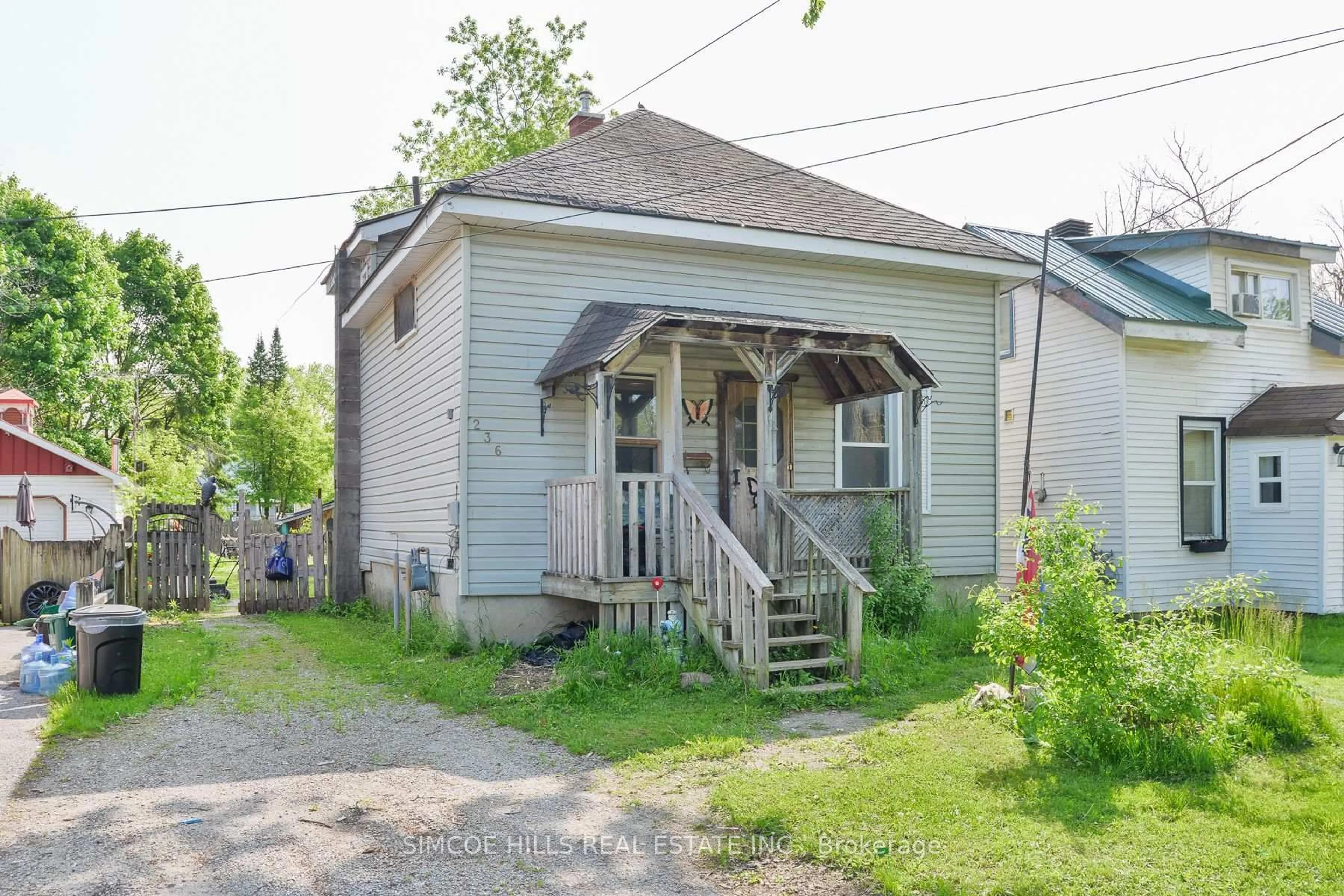 Shed for 236 Front St, Orillia Ontario L3V 4T2