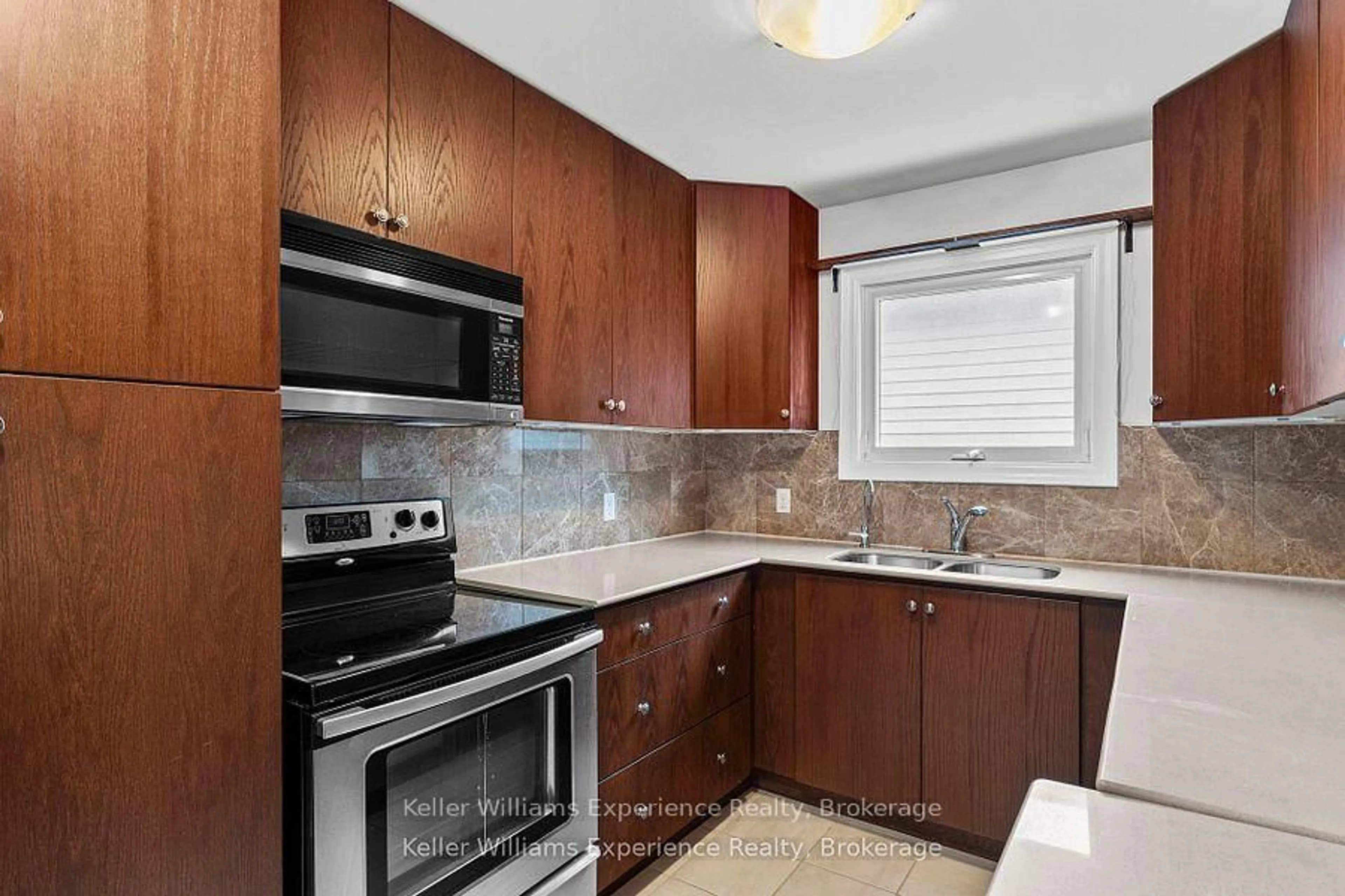 Standard kitchen, unknown for 231 Oxford St #11, Orillia Ontario L3V 7S6